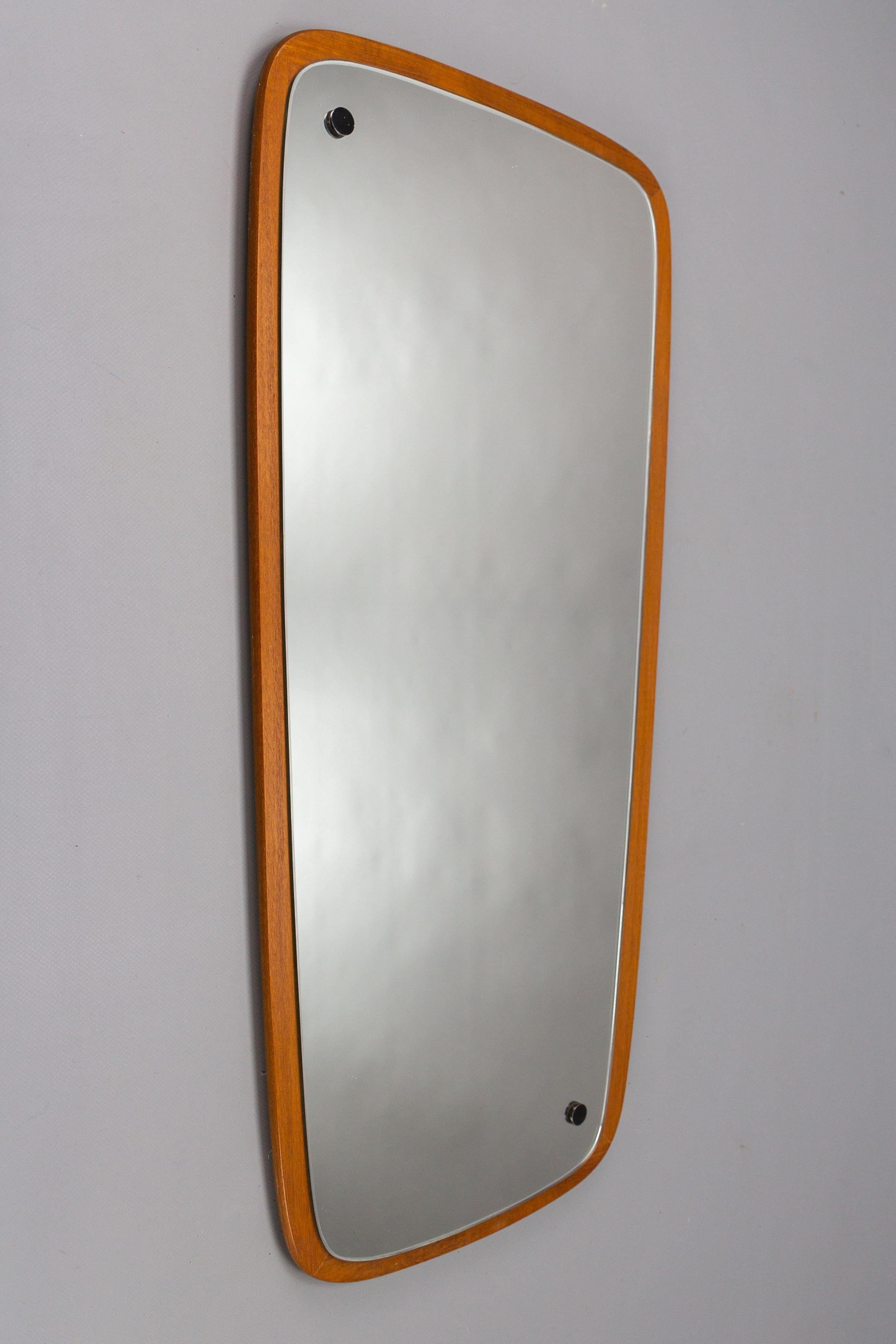 Mid-Century Modern Danish Design Rectangular Wood Framing Wall Mirror, 1960s For Sale 6