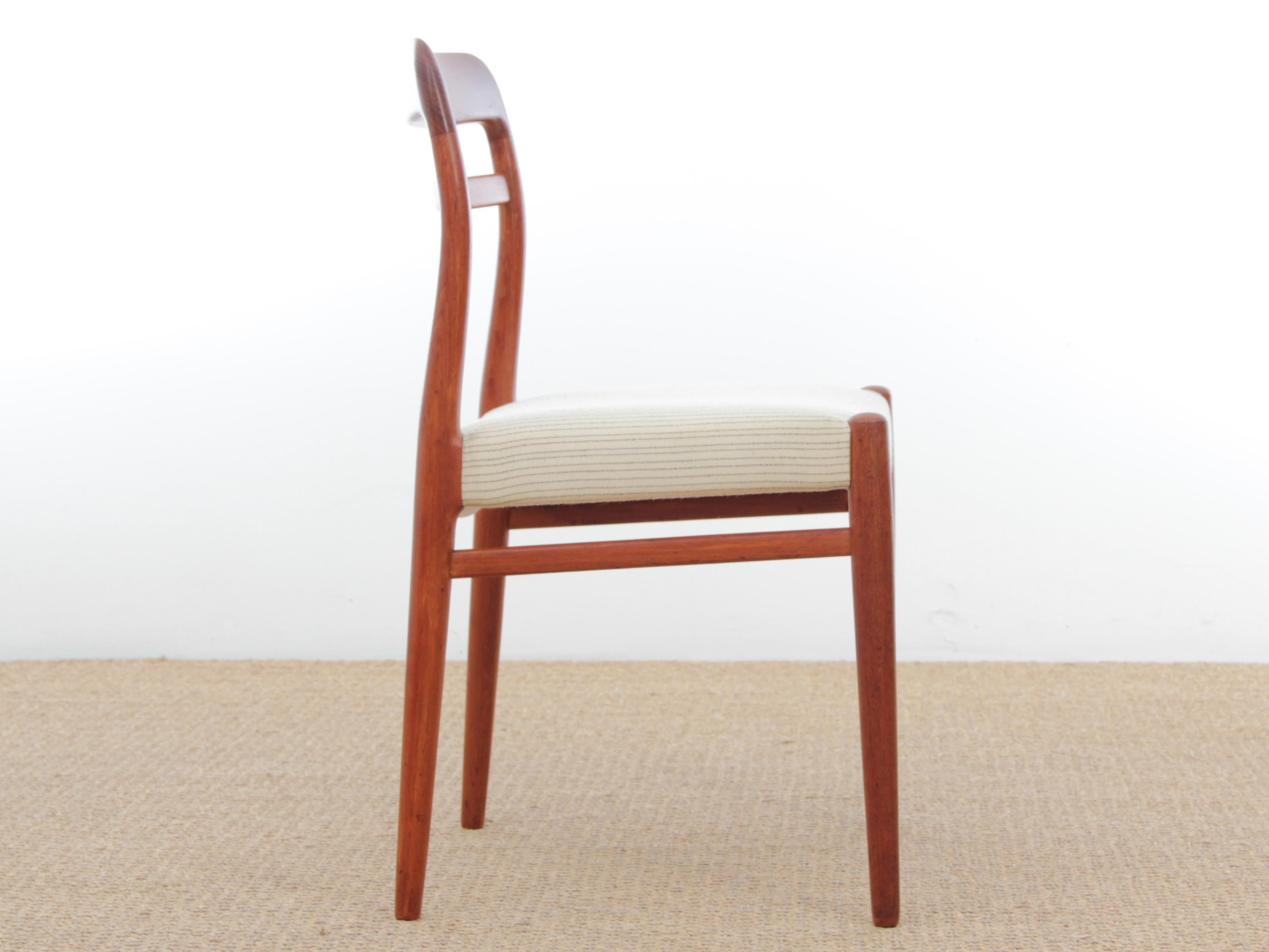 Mid-Century Modern Danish Dining Chairs in Teak In Good Condition For Sale In Courbevoie, FR
