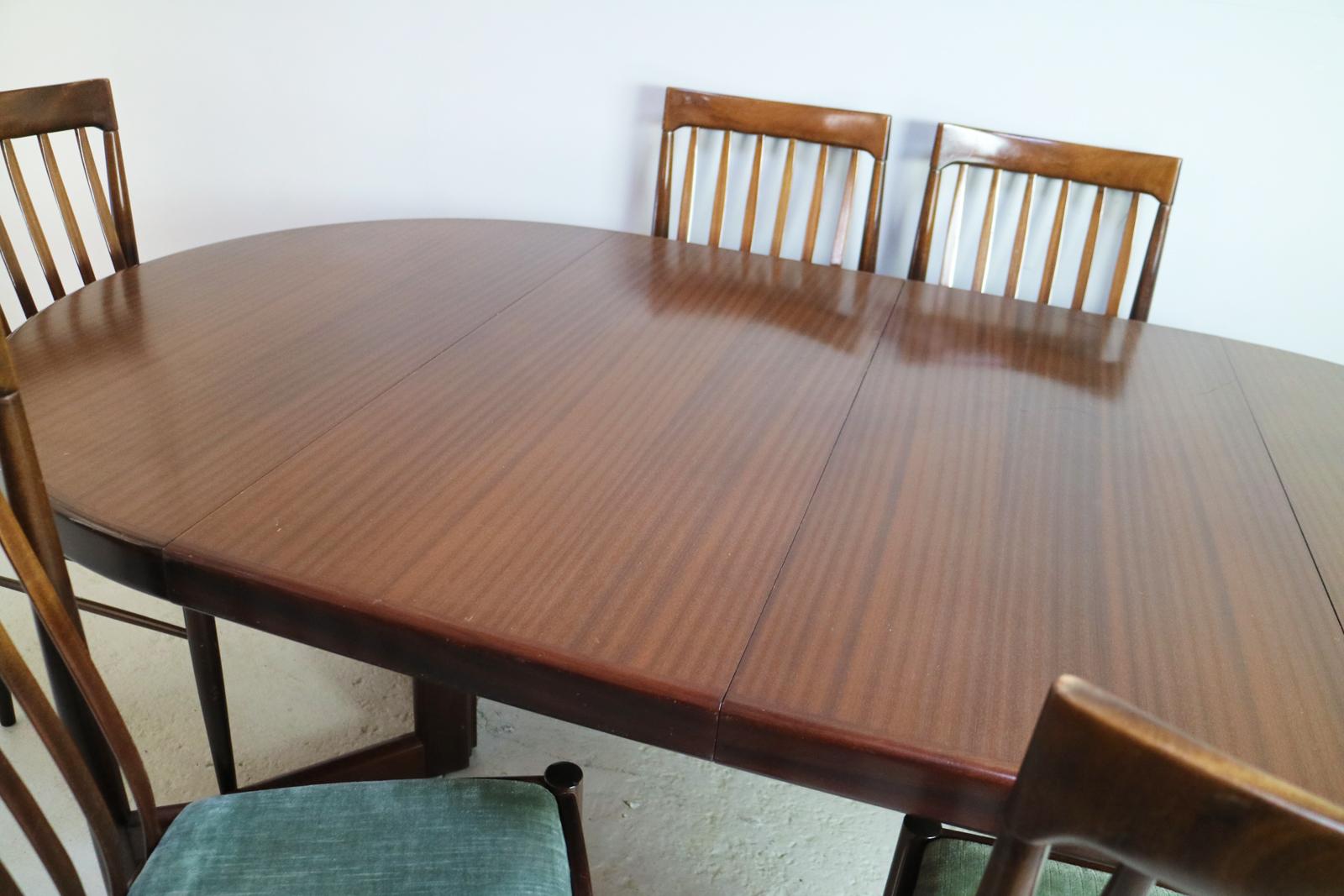 Mid-Century Modern Danish Dining Table and 6 Chairs by H.W. Klein for Bramin In Good Condition For Sale In London, GB