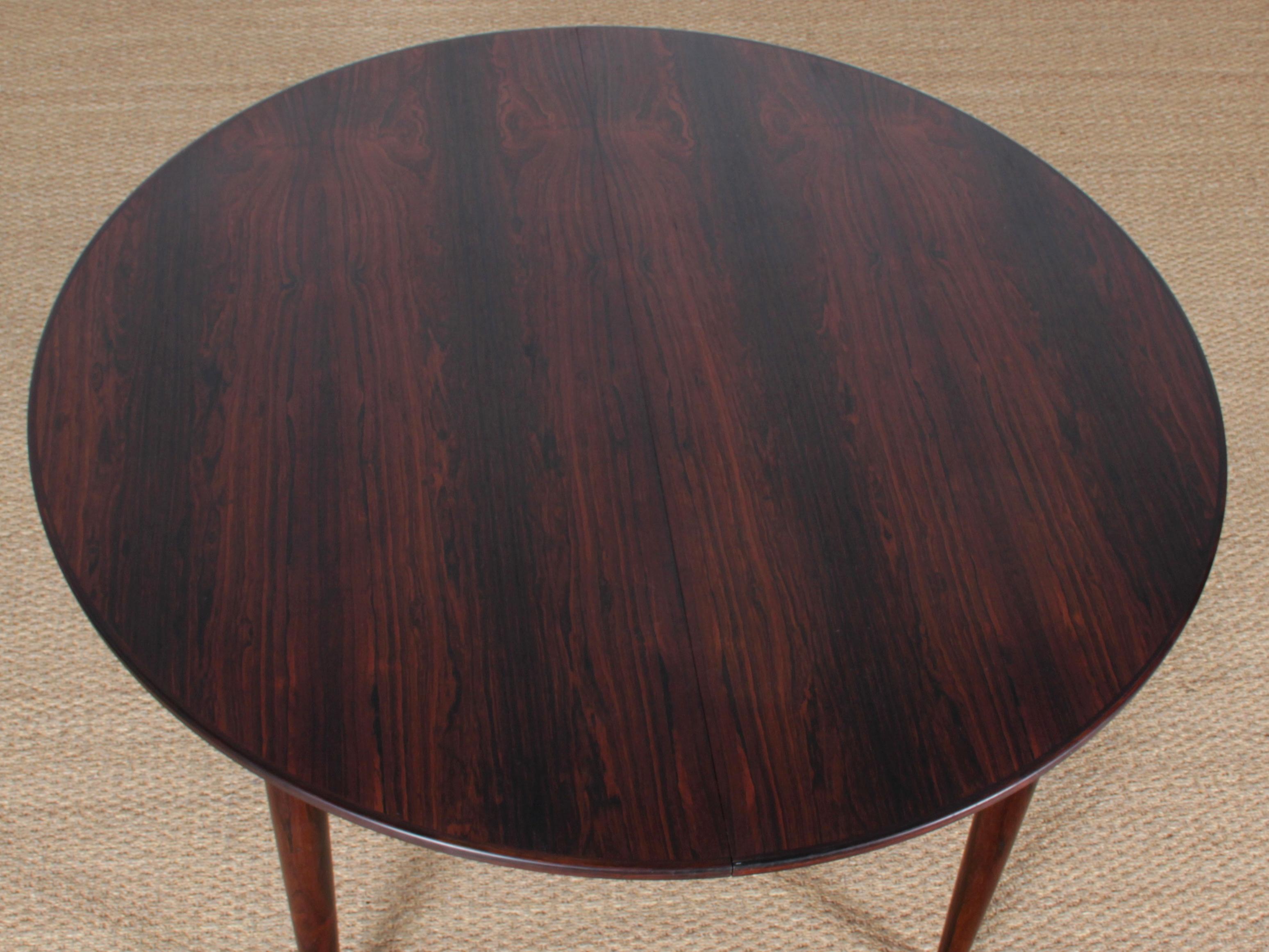 Scandinavian Modern Mid-Century Modern Danish Extendable Round Dining Table in Rosewood