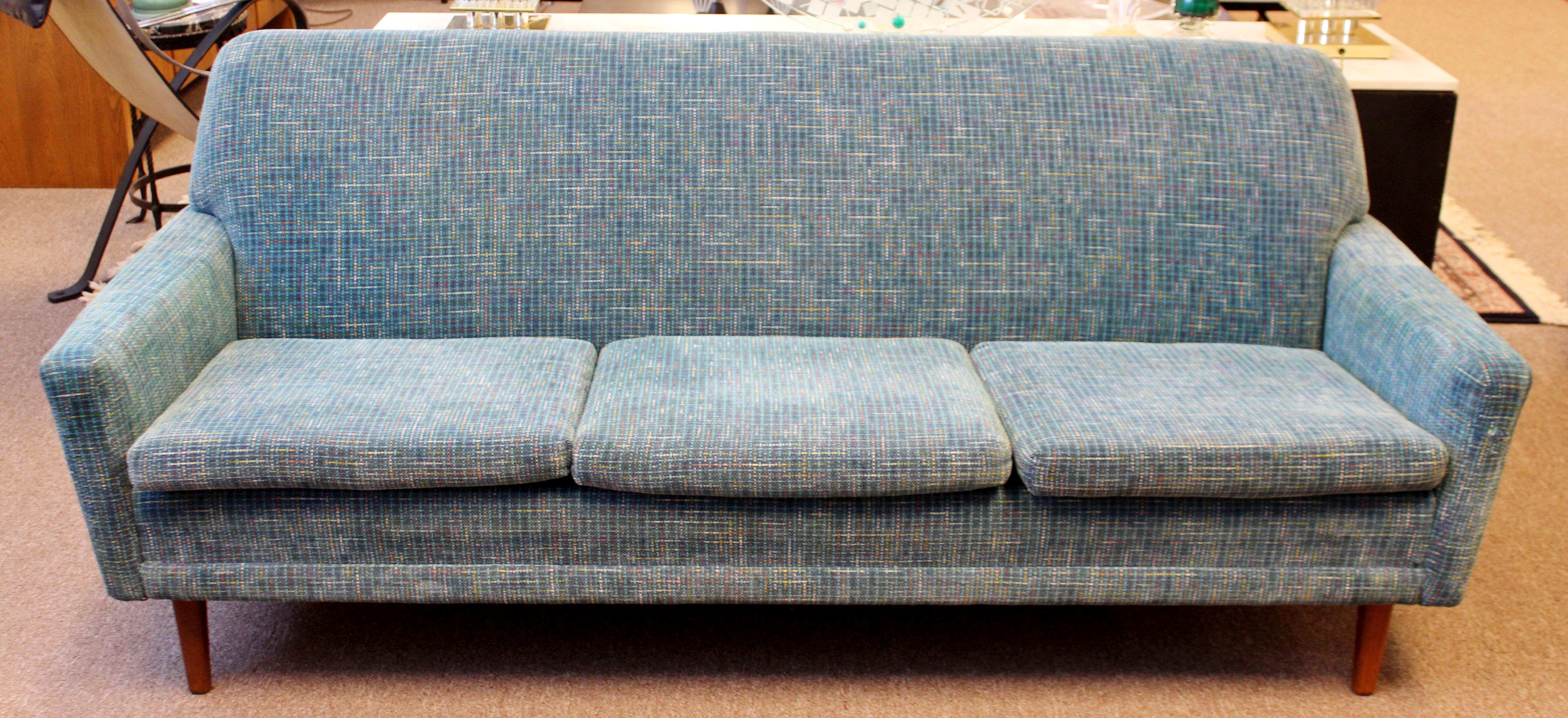 For your consideration is a stupendous sofa on walnut legs, by Danish company DUX, circa 1960s. In very good vintage condition. The dimensions are 73