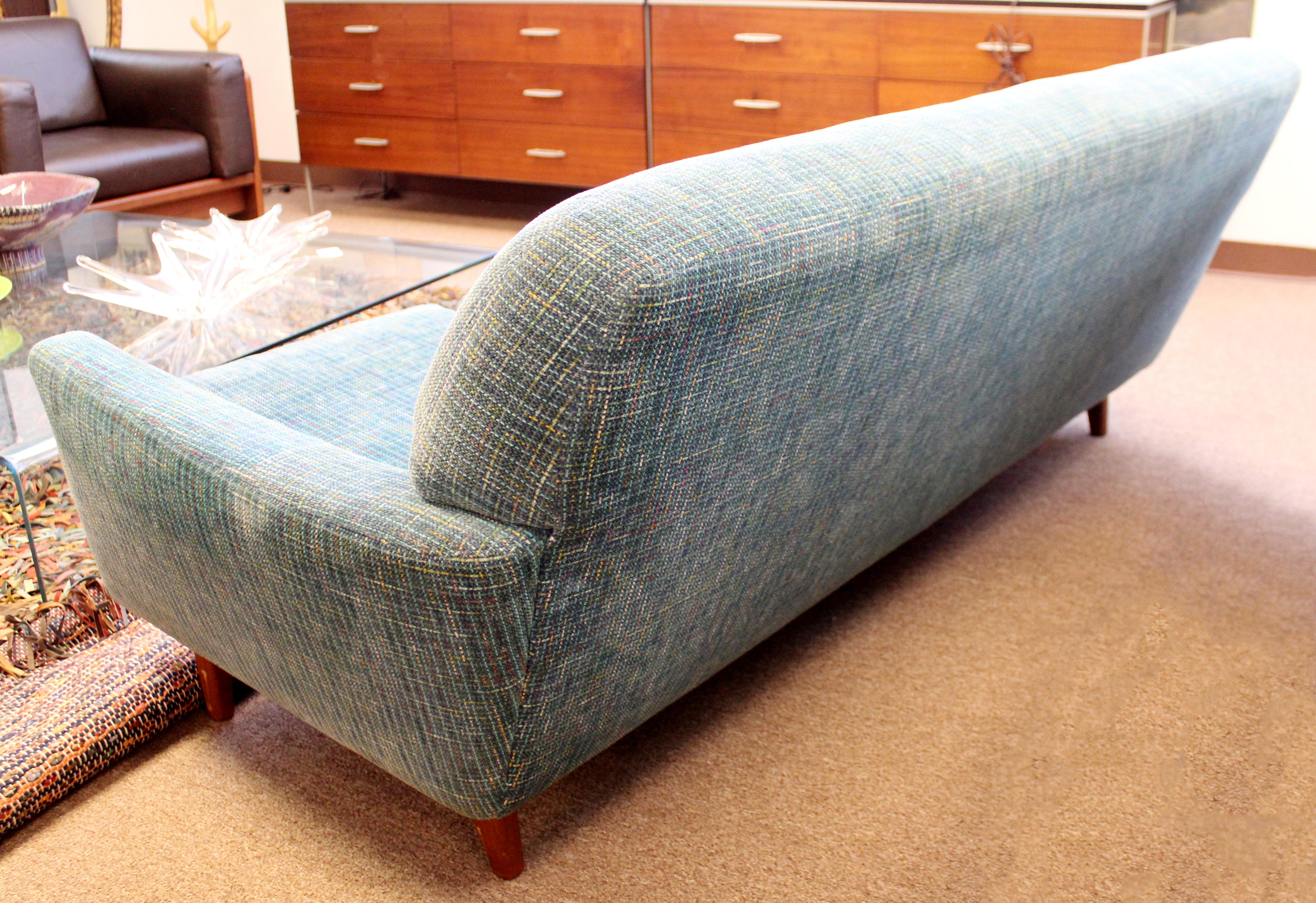 Mid-Century Modern Danish Folke Ohlsson DUX 3-Seat Sofa on Walnut Base, 1960s In Good Condition In Keego Harbor, MI