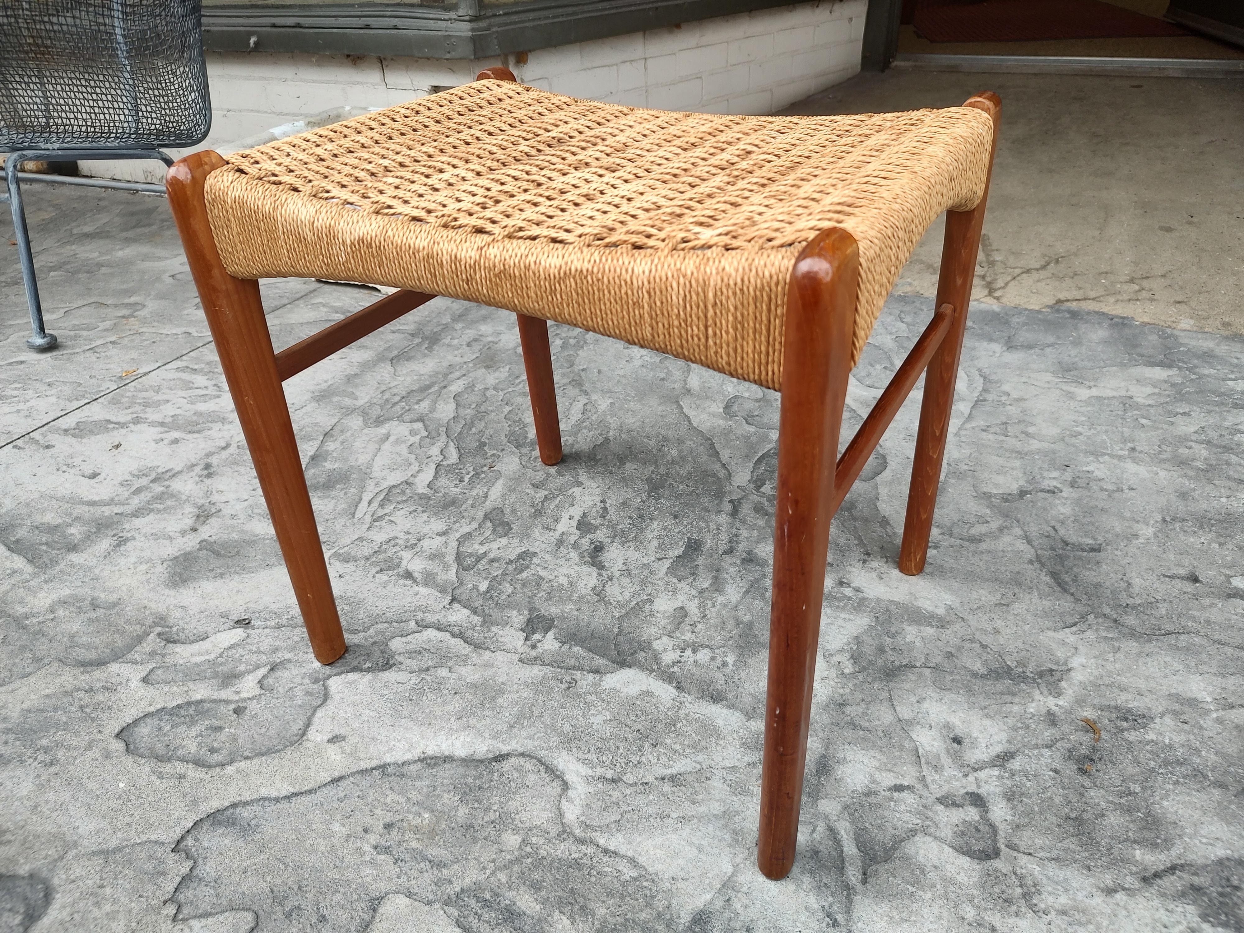 Hand-Crafted Mid-Century Modern Danish Footstool with Woven Paper Cord Seat, 1960 For Sale