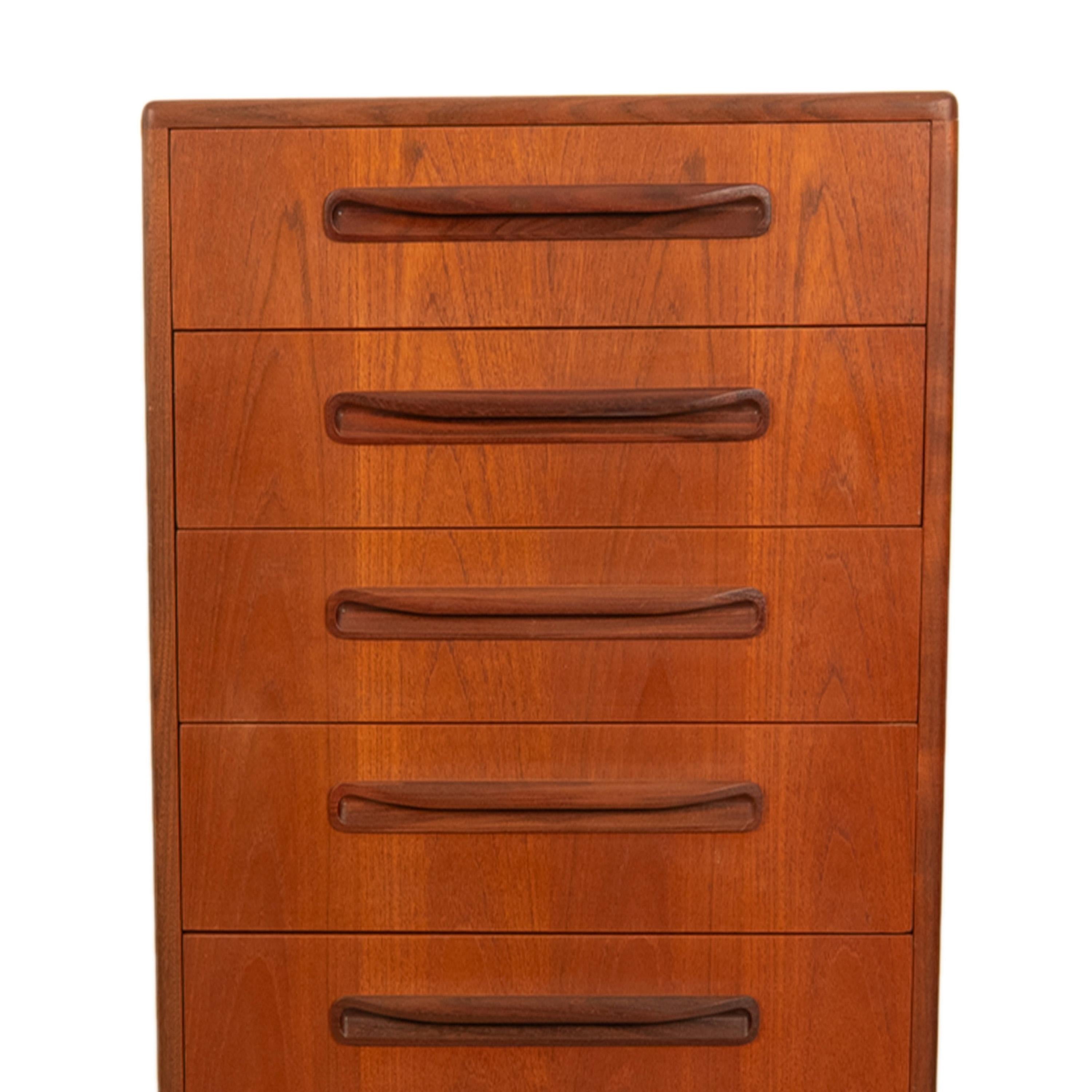 Mid Century Modern Danish G Plan Teak Tall Dresser Chest Six Drawers Fresco 1966 in vendita 6