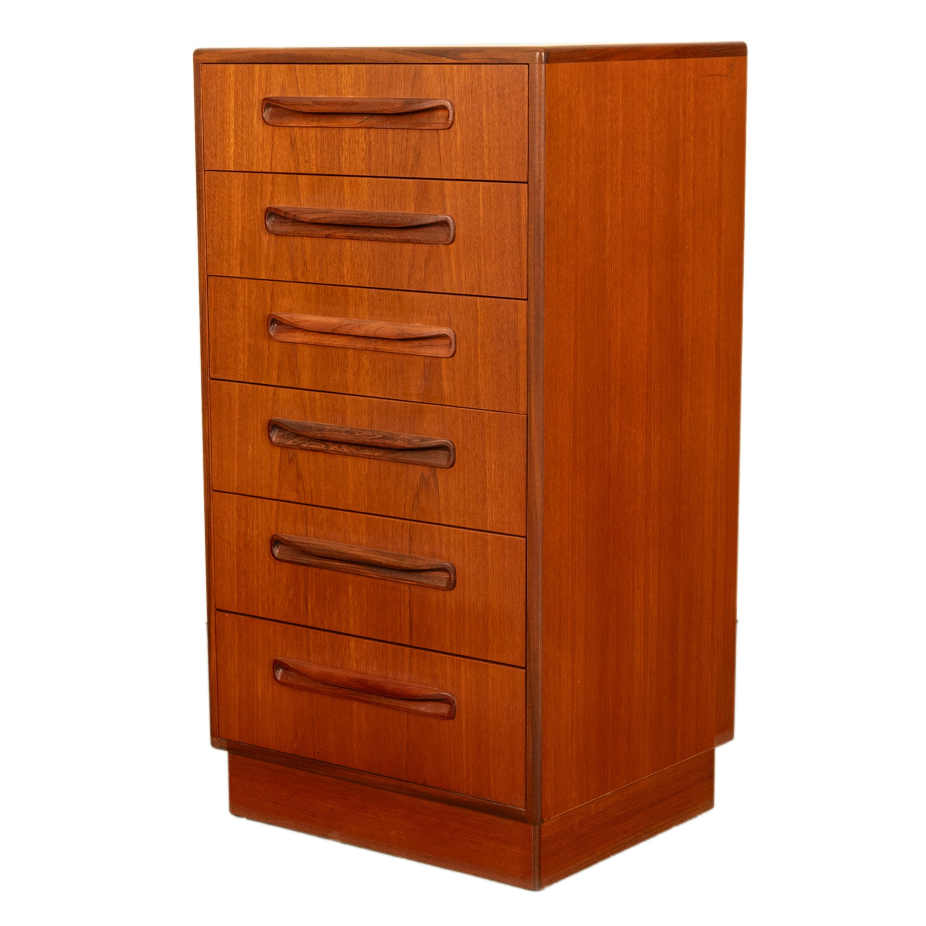 Mid Century Modern Danish G Plan Teak Tall Dresser Chest Six Drawers Fresco 1966 in vendita 3