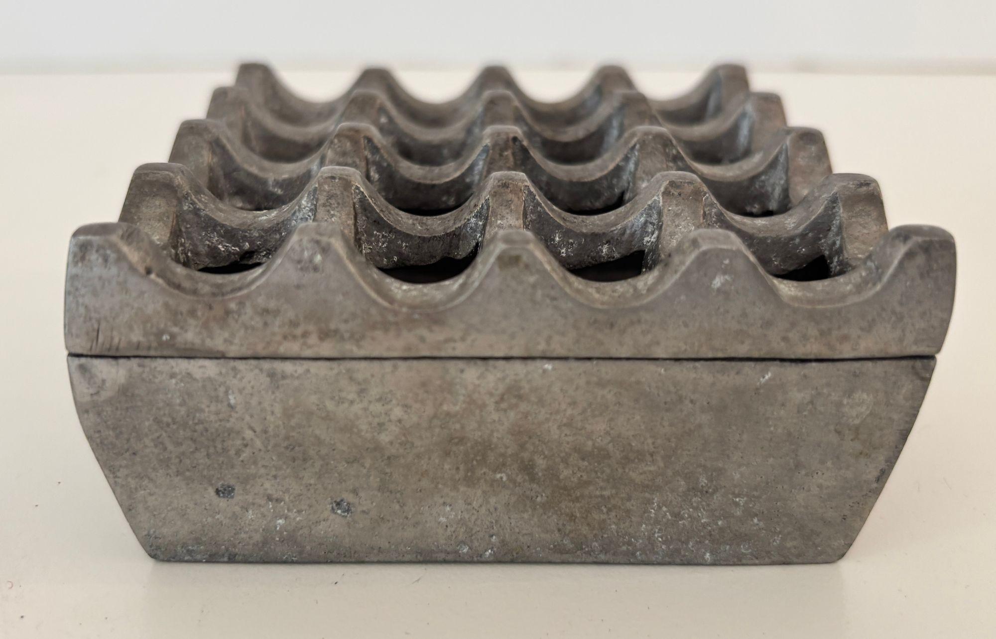 20ième siècle Cendrier en métal Op-Art Géométrique Danois Moderne du Milieu du Siècle en vente