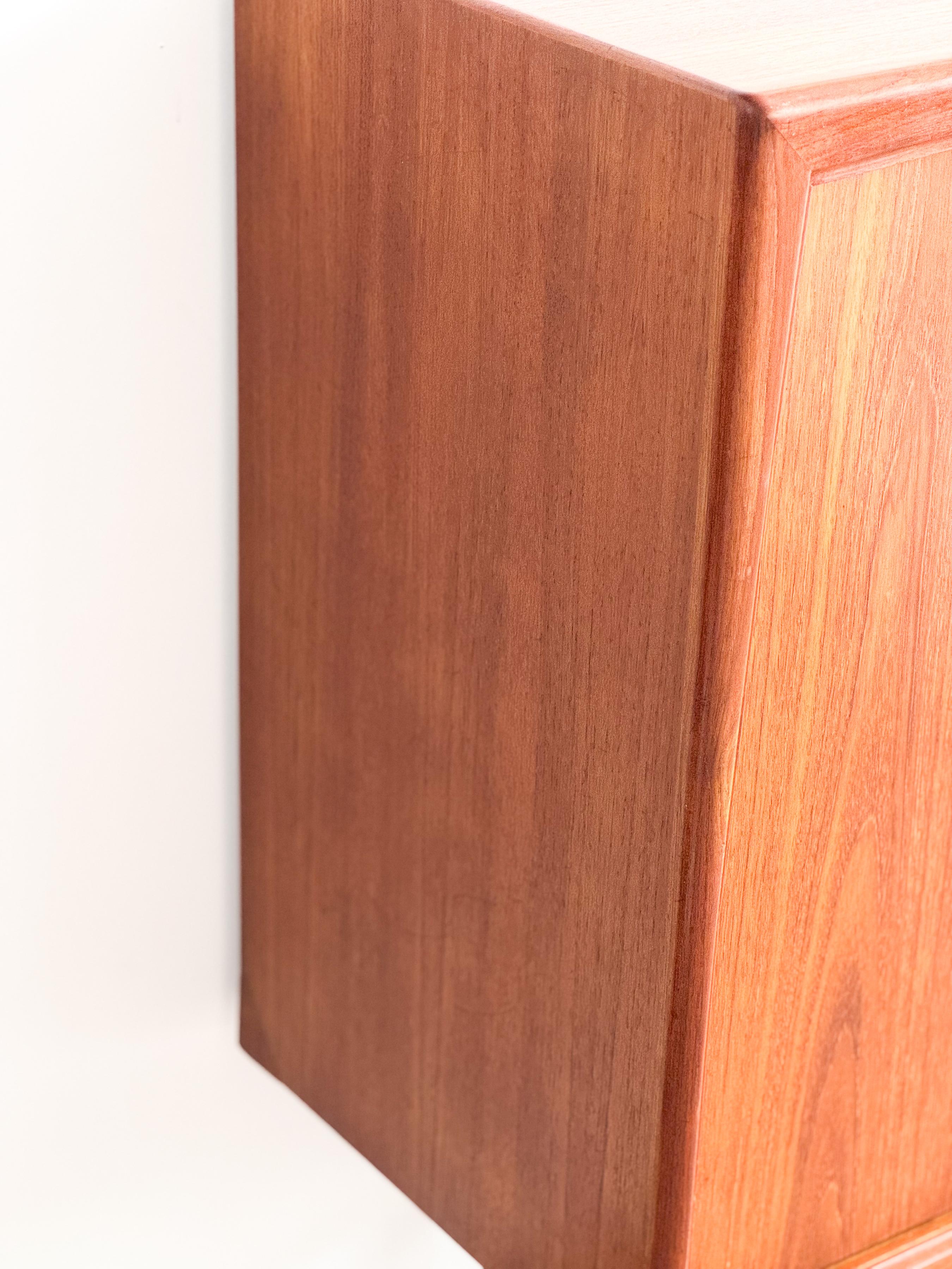 Credenza o mobile danese moderno di metà secolo in teak di Axel Christensen Odder in vendita 11