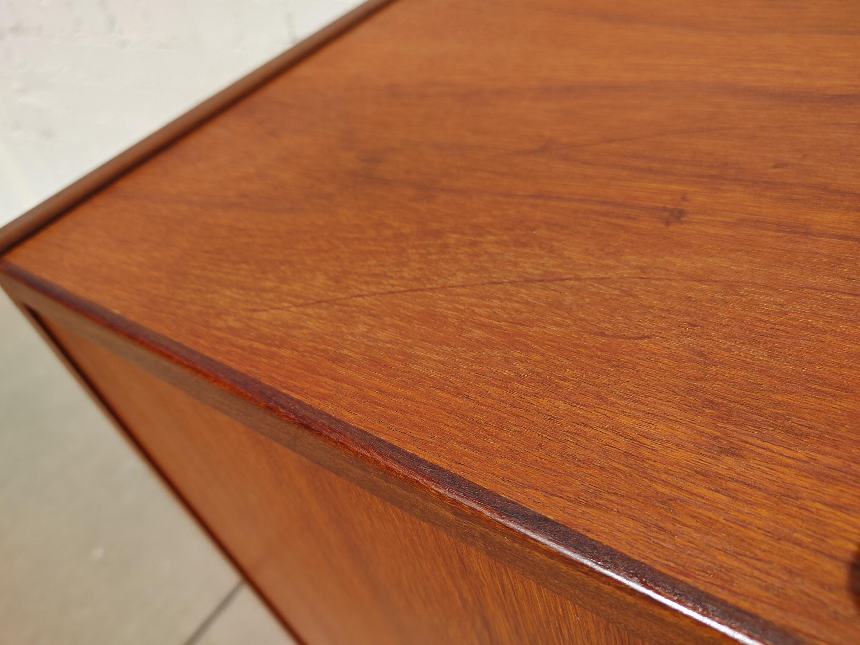 Armadio in teak di ispirazione danese del Mid Century Modern in vendita 1