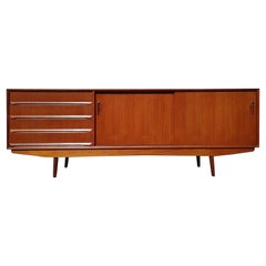 Credenza in teak di ispirazione danese del Mid Century Modern