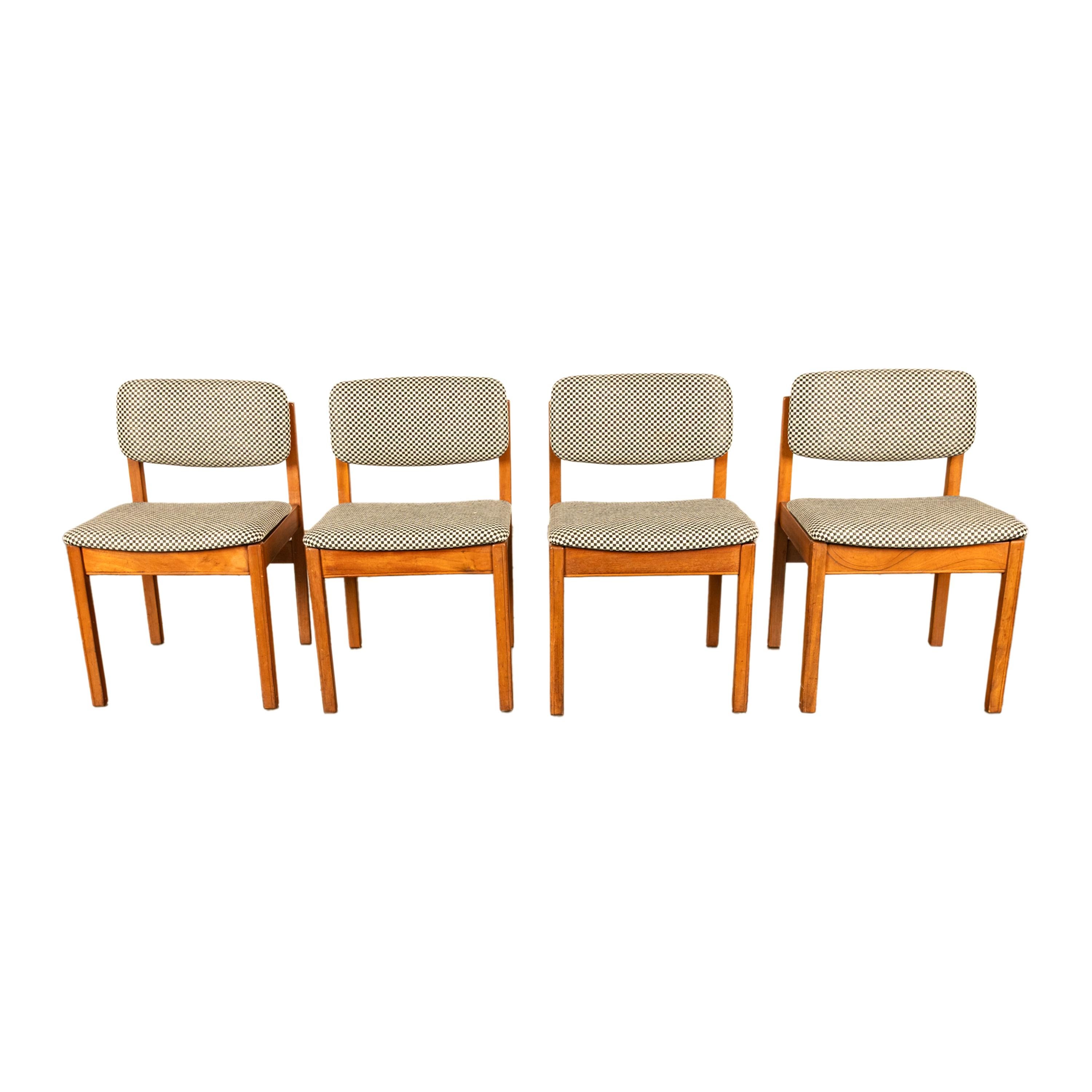 Metà XX secolo Set di 4 sedie da pranzo in teak del 1960 rivestite in stile Mid Century Modern Danish Jens Risom in vendita