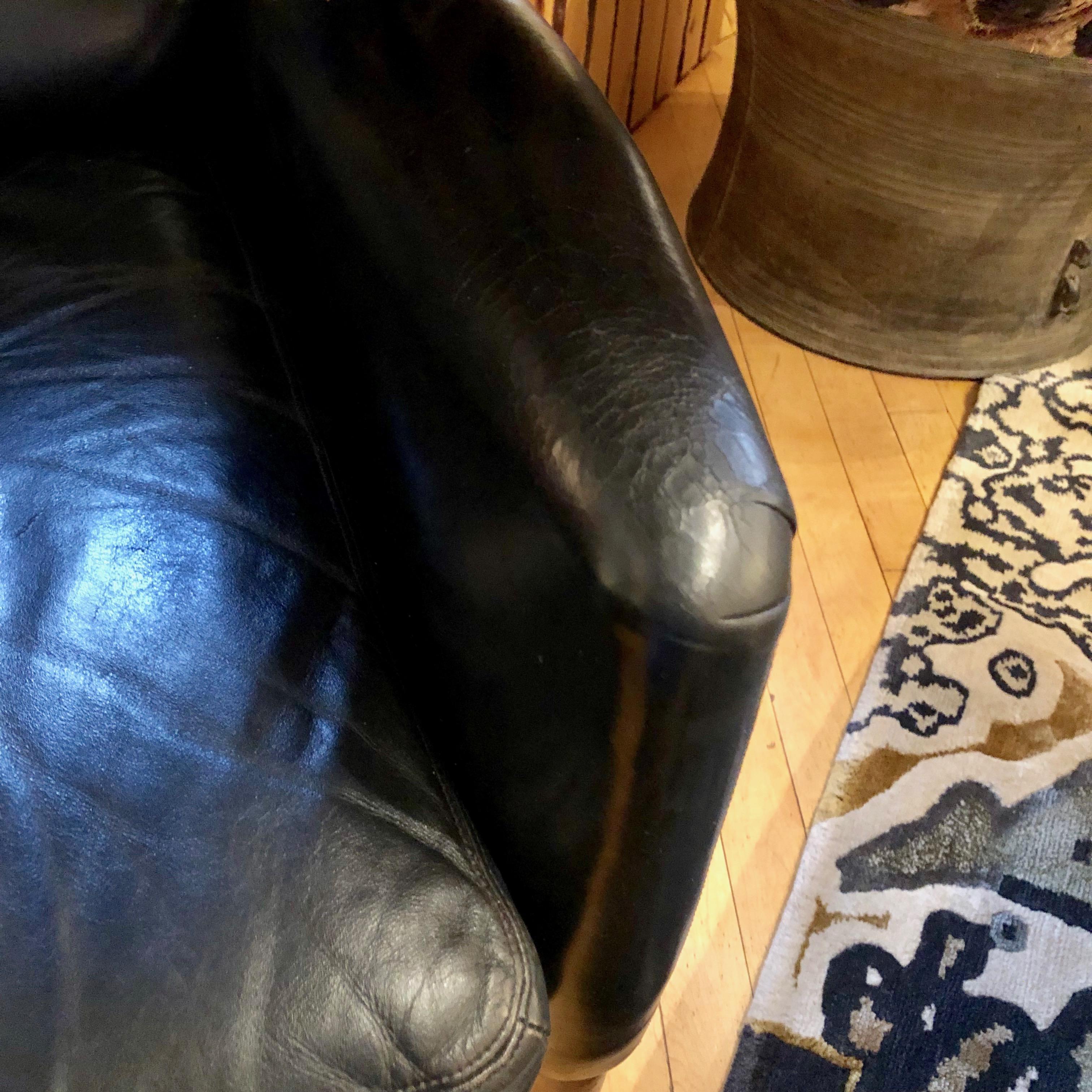 Danish Mid-Century Modern Black Leather Lounge Chair & Stool by Illum Wikkelsø For Sale 5