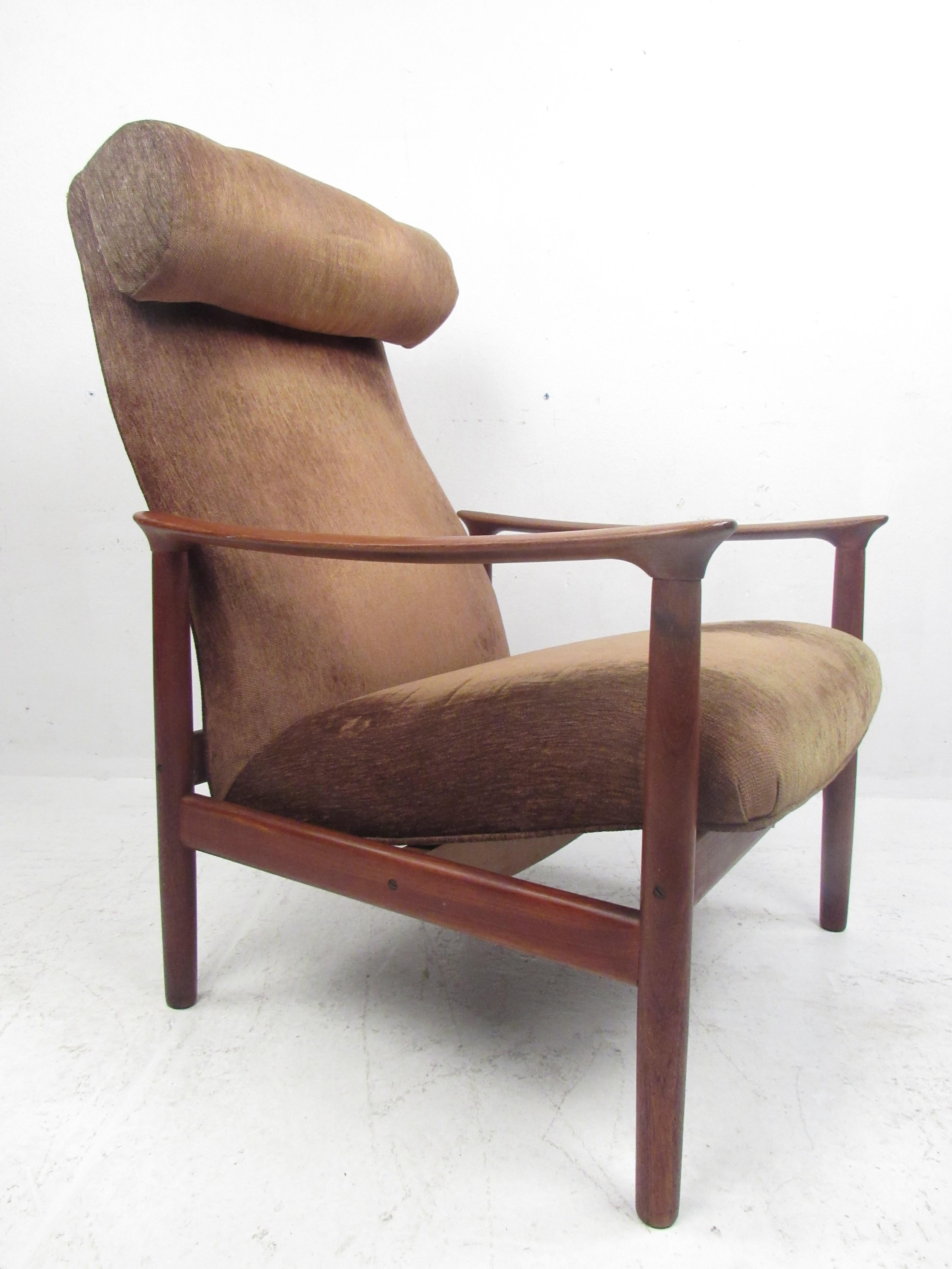 Late 20th Century Mid-Century Modern Danish Lounge Chair and Ottoman For Sale