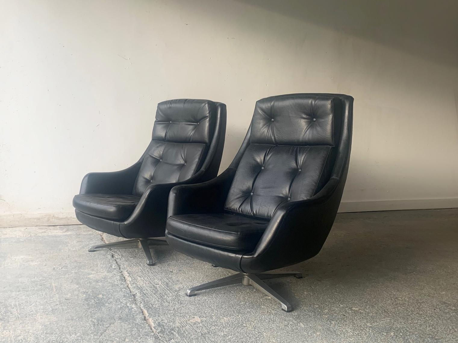 Mid-Century Modern Mid century modern Danish lounge chair by Kanari For Sale