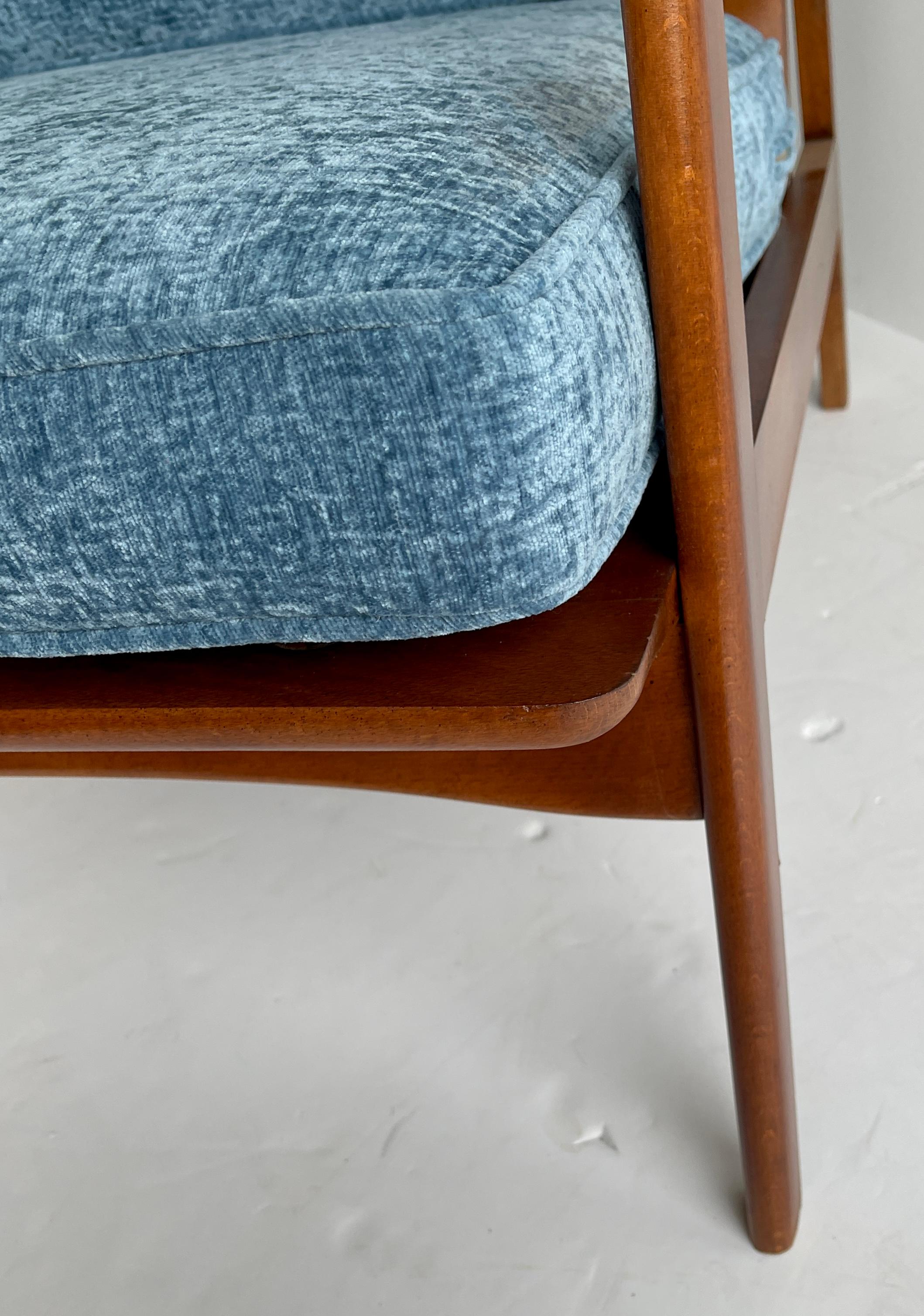 Hand-Crafted Mid-Century Modern Danish Lounge Chair by Peter Hvidt & Orla Mølgaard-Niels