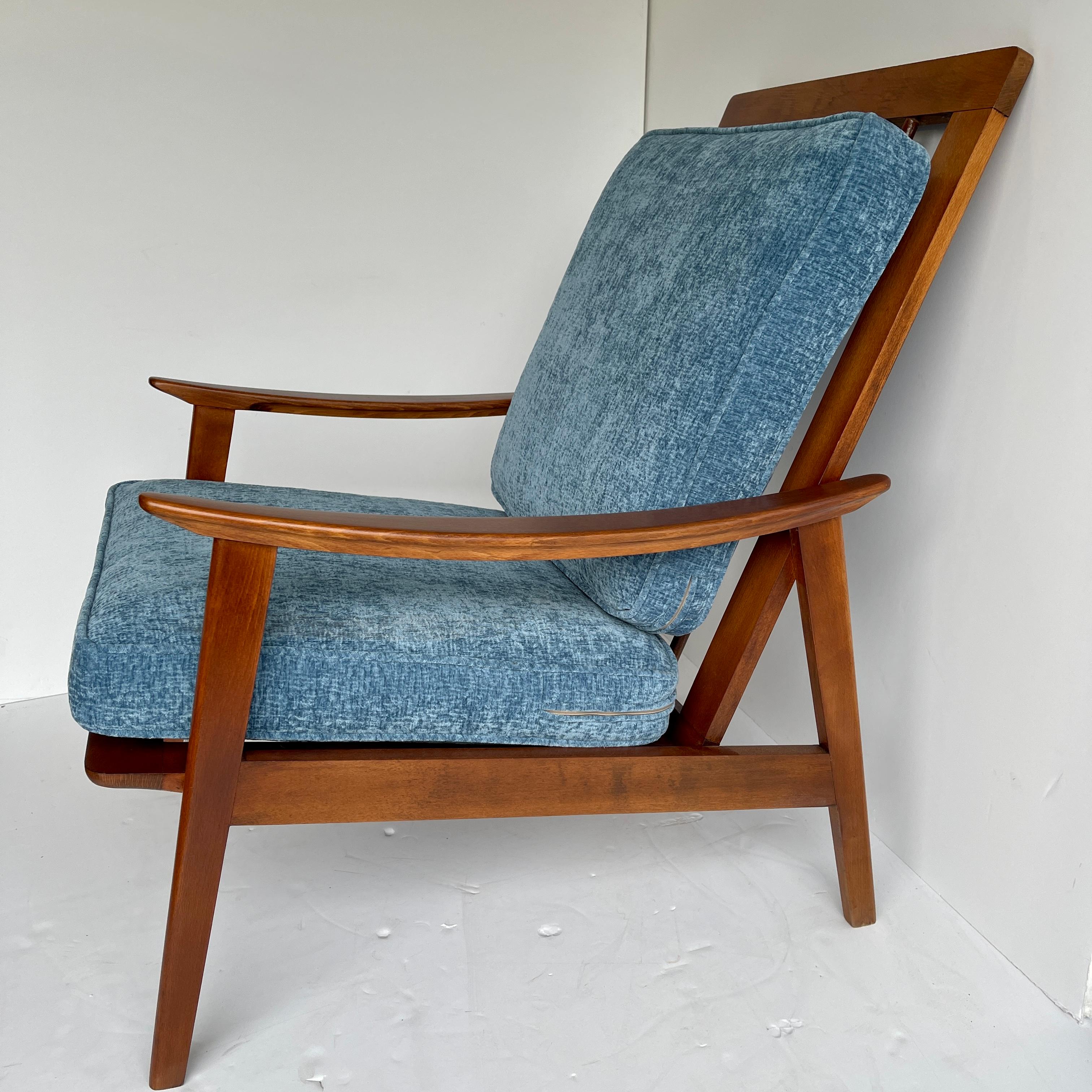 Mid-20th Century Mid-Century Modern Danish Lounge Chair by Peter Hvidt & Orla Mølgaard-Niels