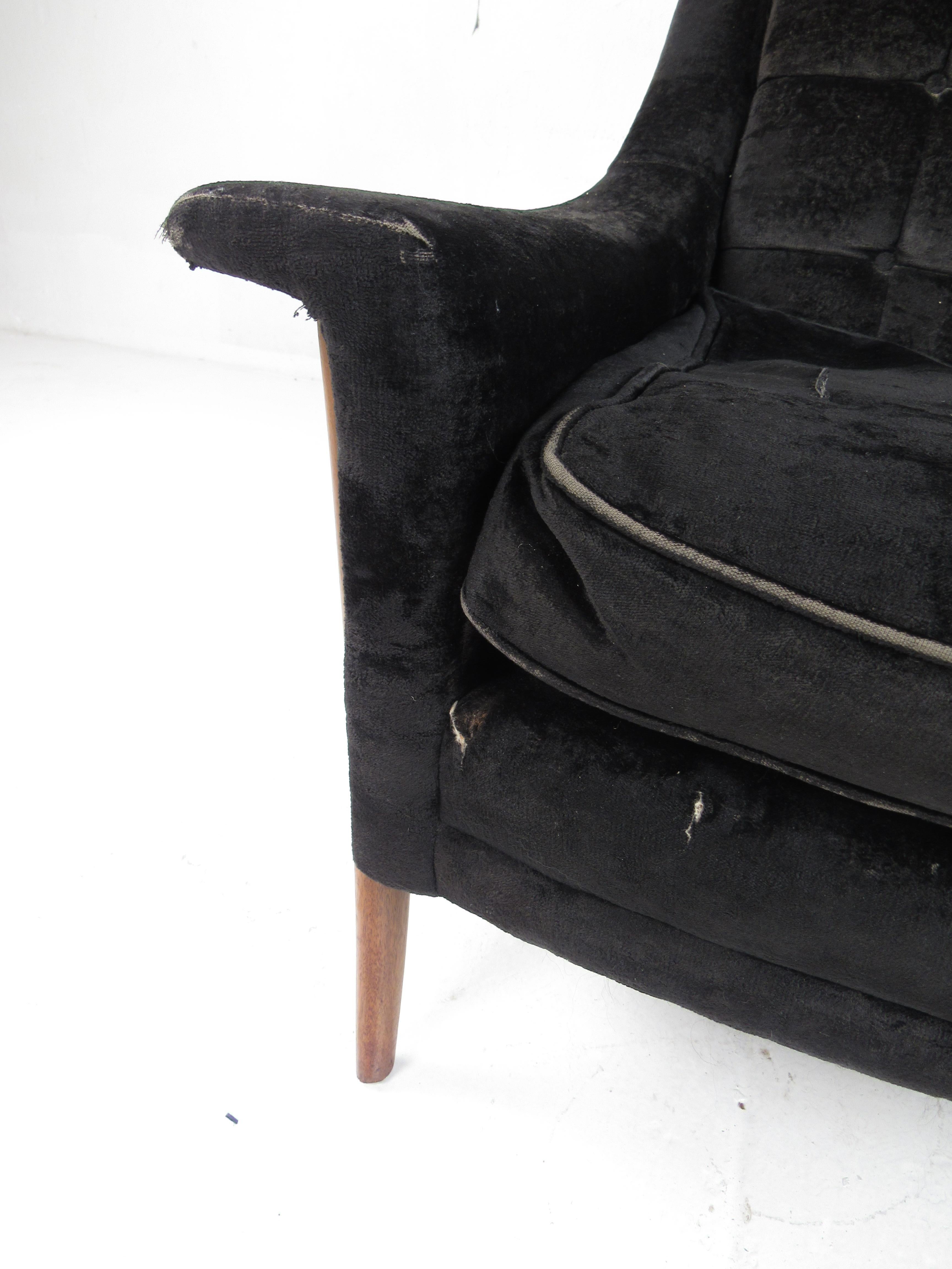 Mid-Century Modern Danish Lounge Chair For Sale 1