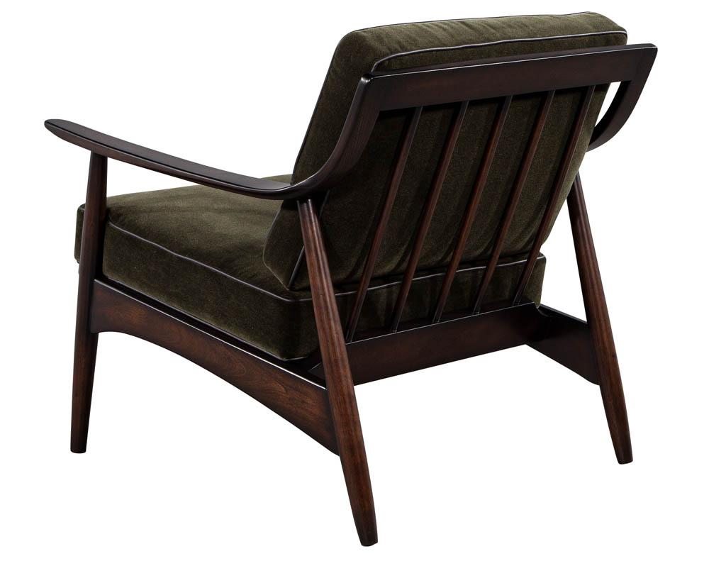 Mid-Century Modern Danish Lounge Chair in Emerald Mohair In Excellent Condition In North York, ON