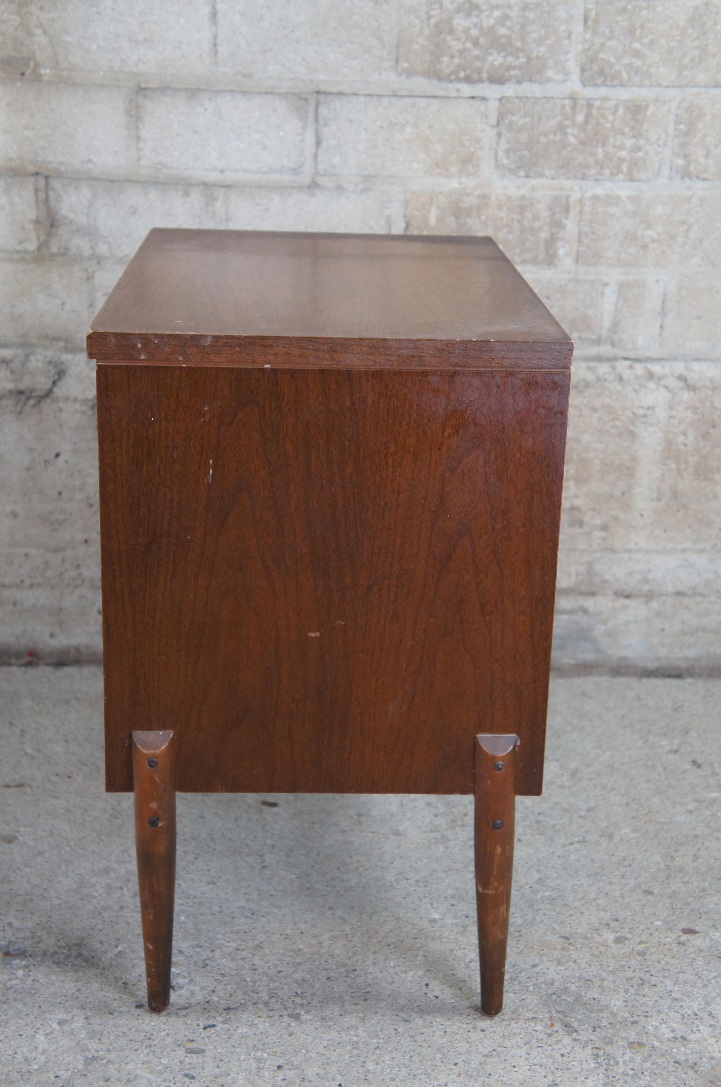 Scandinavian Modern Mid-Century Modern Danish Lu Van Walnut Record Storage Side Table Cabinet Stand