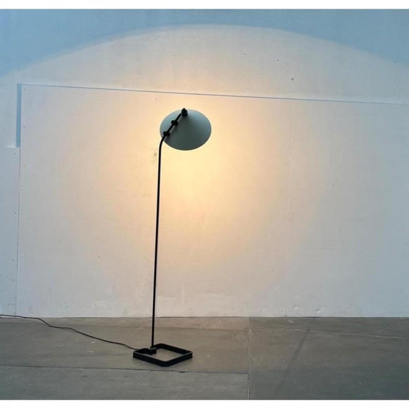 Danois Lampadaire minimaliste danois moderne du milieu du siècle, années 1960 en vente