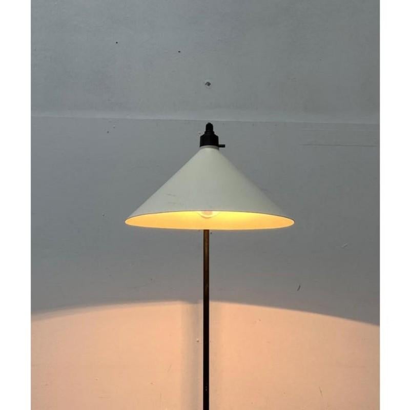 Lampadaire minimaliste danois moderne du milieu du siècle, années 1960 en vente 2