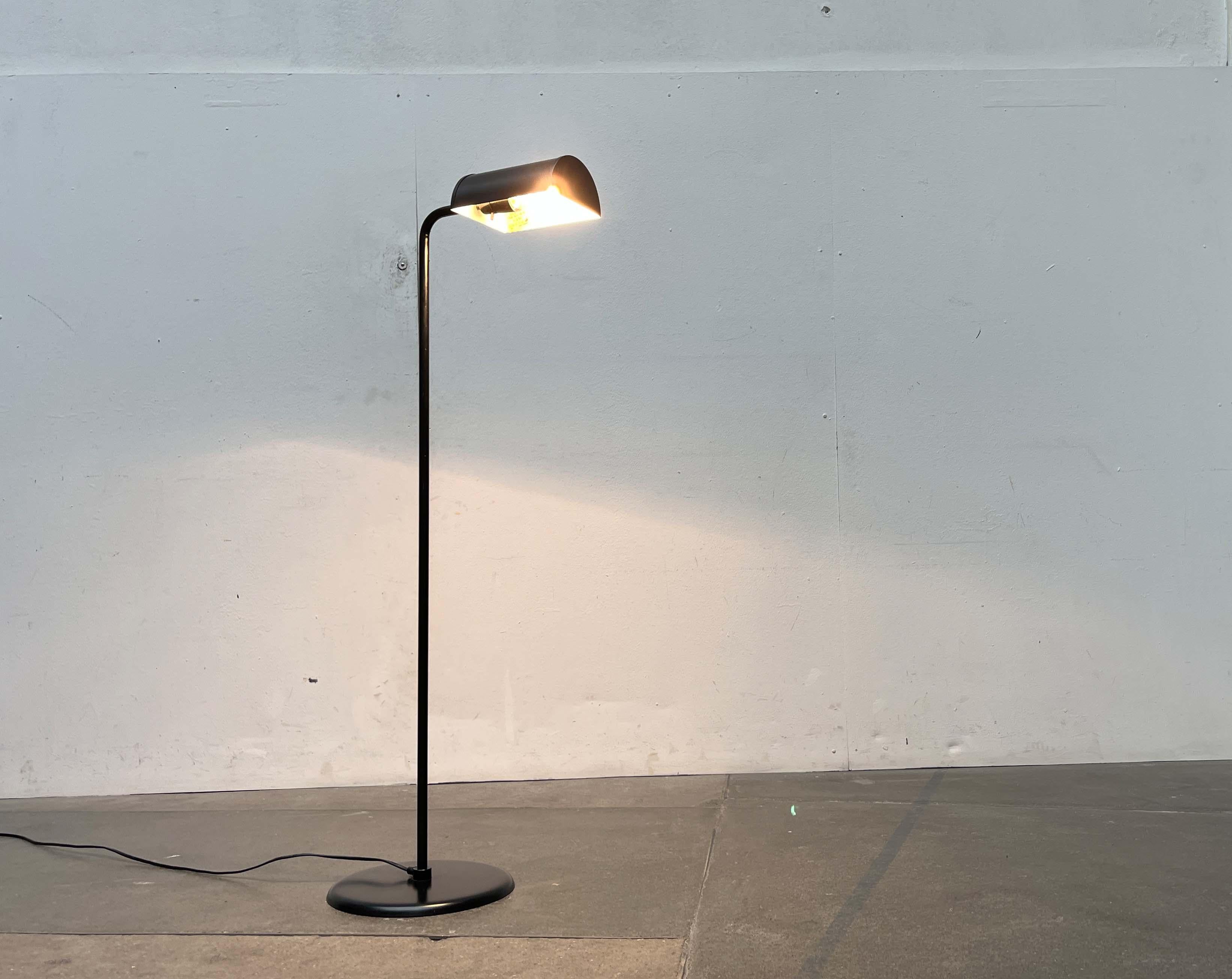 Lámpara de pie minimalista danesa de mediados de siglo de Abo Randers en venta 4