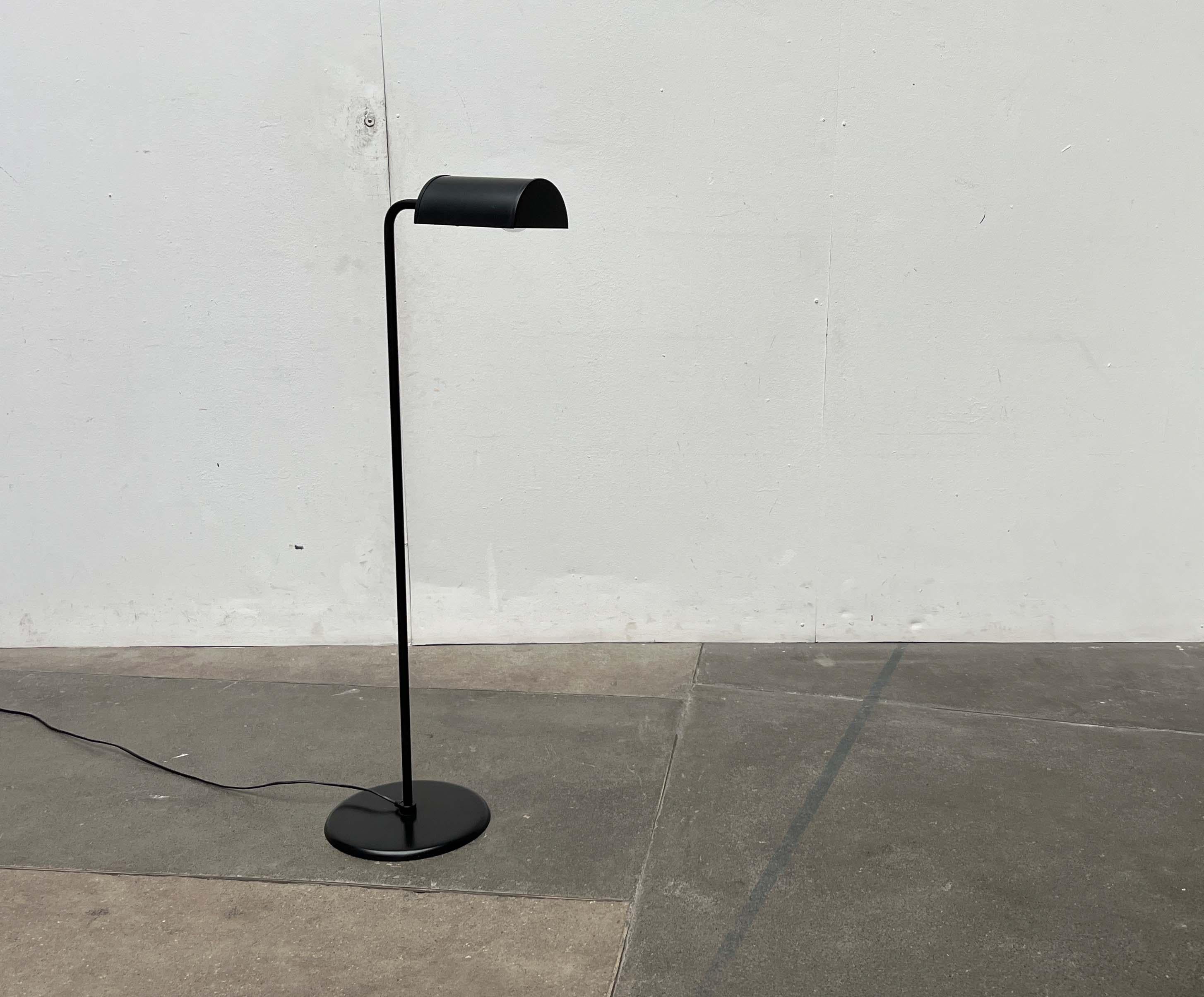 Lámpara de pie minimalista danesa de mediados de siglo de Abo Randers siglo XX en venta