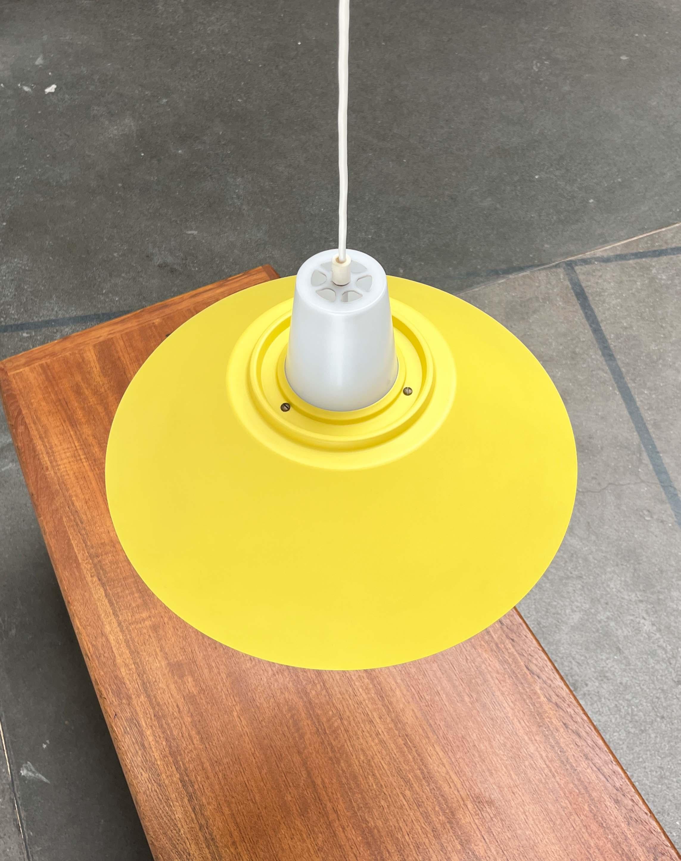 Danese Lampada a sospensione minimalista danese della metà del secolo, anni '60 in vendita