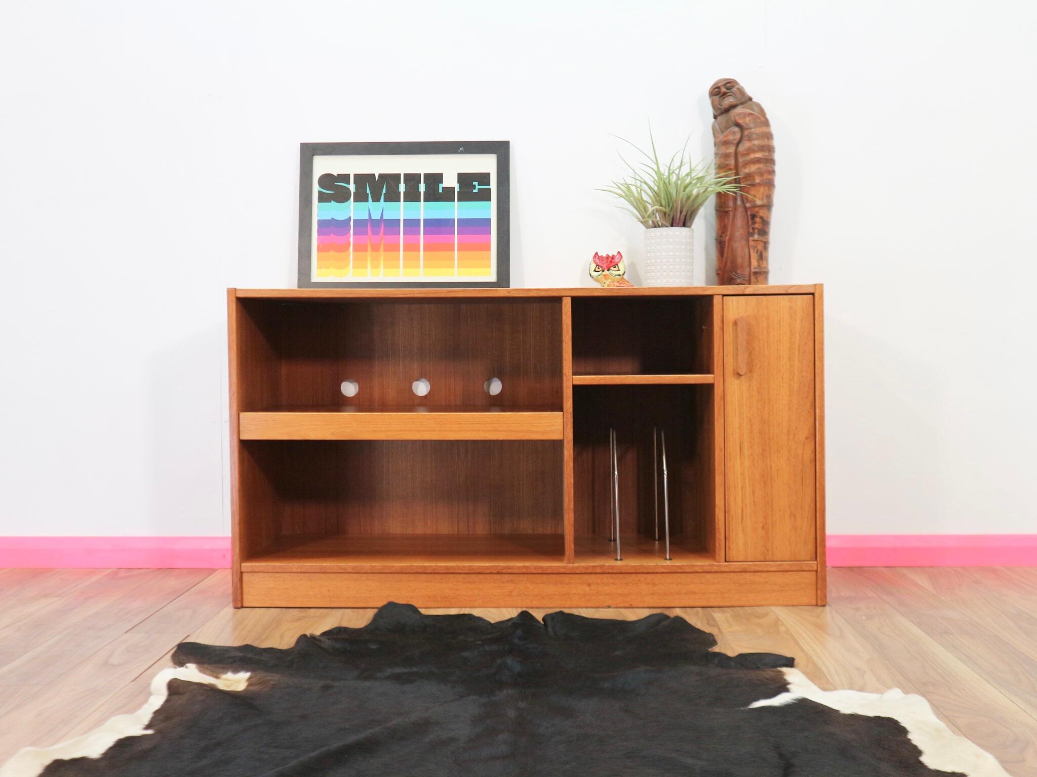 Mid Century Modern Danish Mobler Teak TV Media Record Cabinet 4