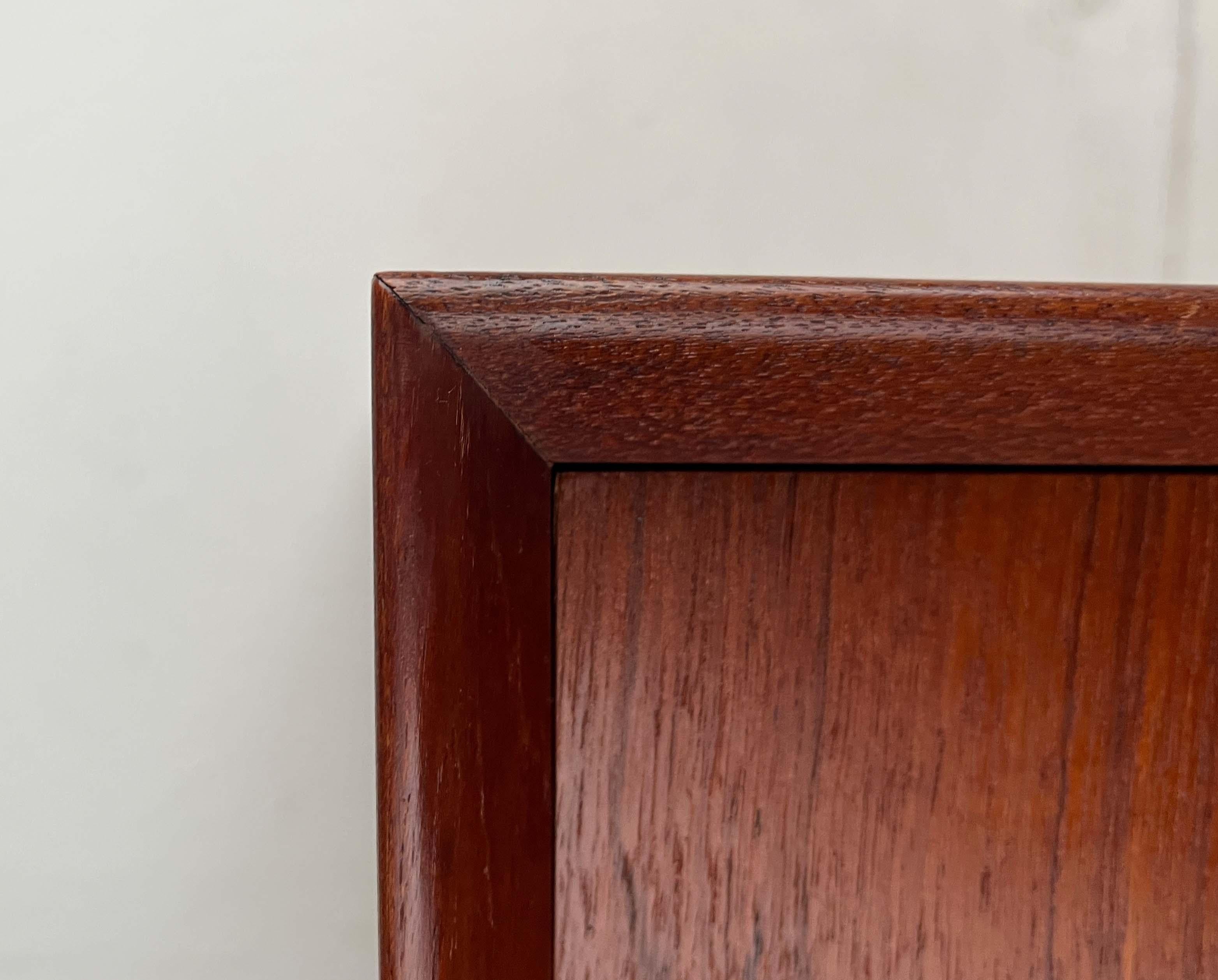 Cassettiera danese moderna di metà secolo modello 314 in teak, Johannes Sorth, Nexø in vendita 5
