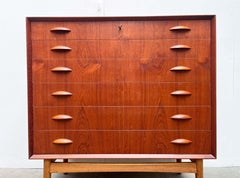 Cassettiera danese moderna di metà secolo modello 314 in teak, Johannes Sorth, Nexø