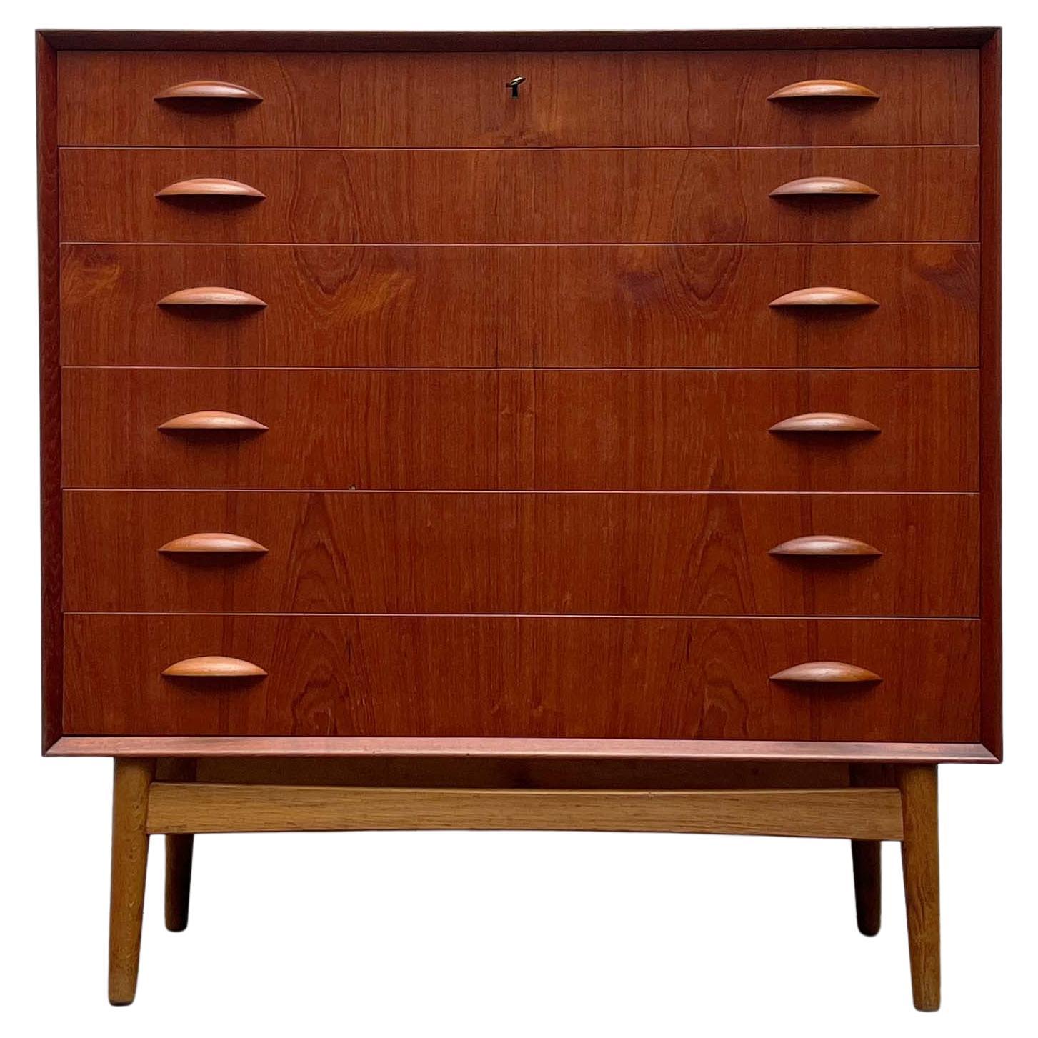Cassettiera danese moderna di metà secolo modello 314 in teak, Johannes Sorth, Nexø