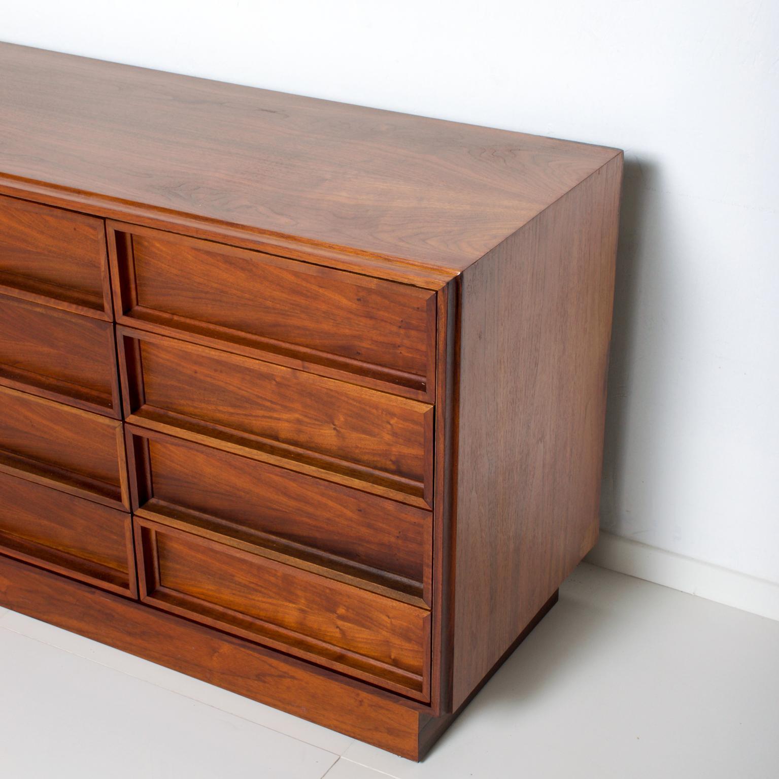 Mid-Century Modern John Keal Walnut Dresser for Brown Saltman Mid Century Danish Modern 1960s USA
