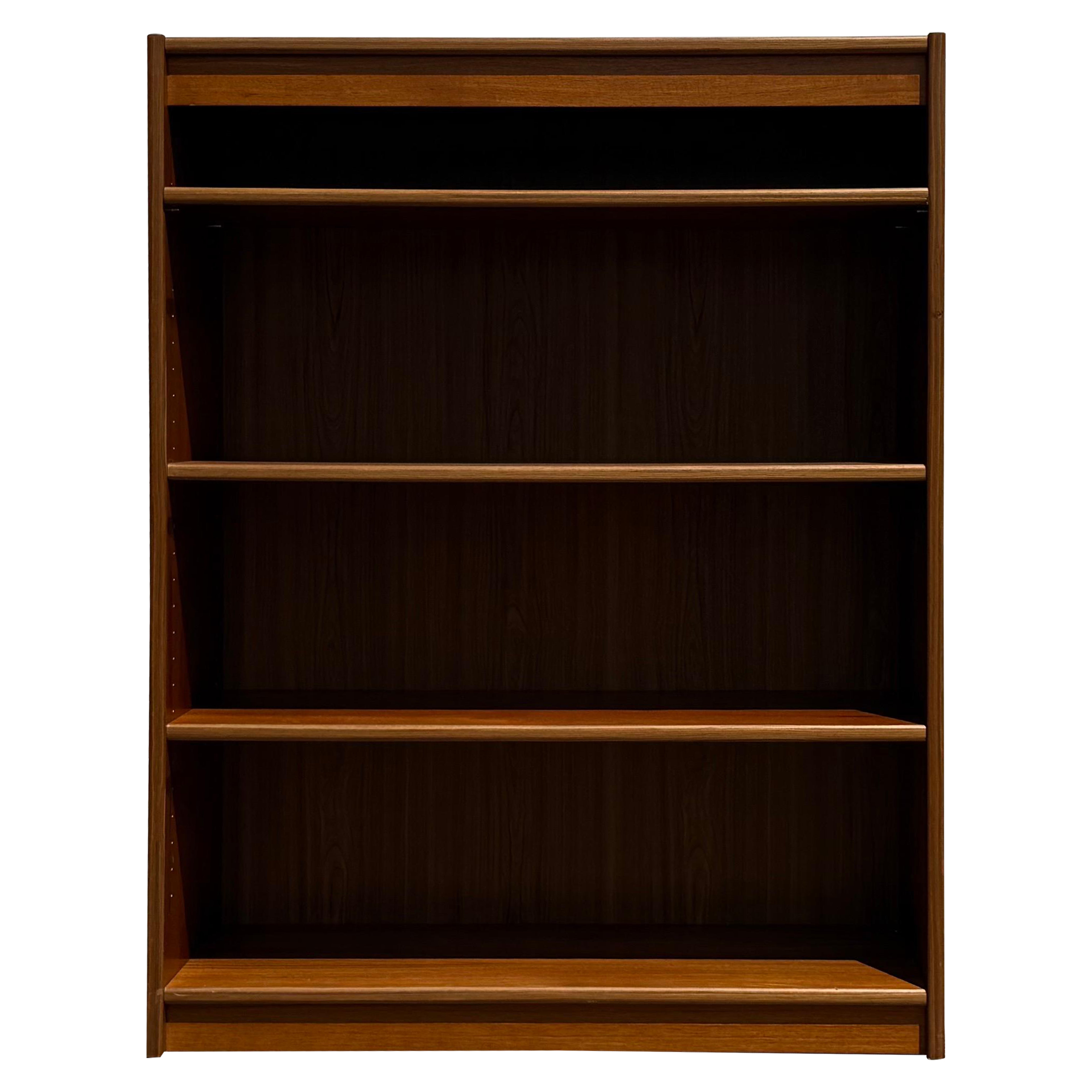Mid-Century Modern Danish Modern Poul Hundevad Style Teak 4 Shelf Bookcase