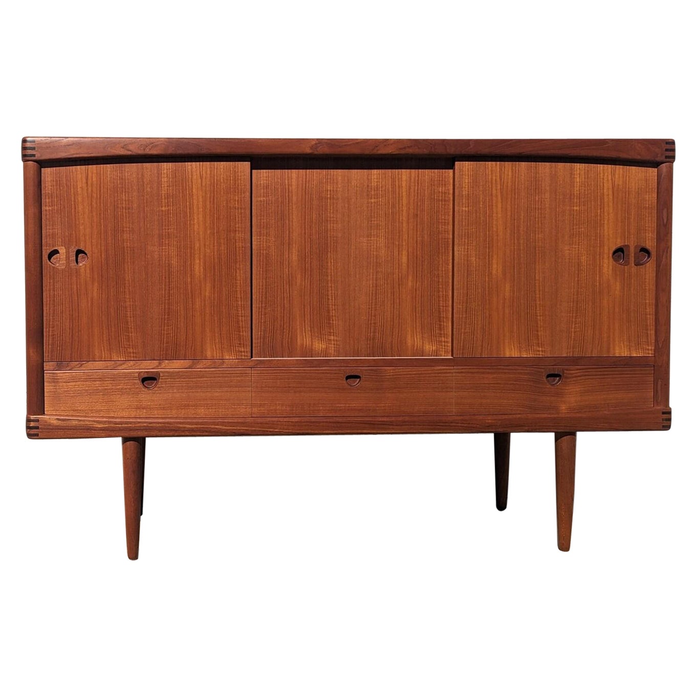 Mobile da cocktail in teak moderno danese del Mid Century Modern di Bramin