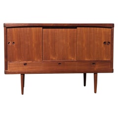 Mobile da cocktail in teak moderno danese del Mid Century Modern di Bramin