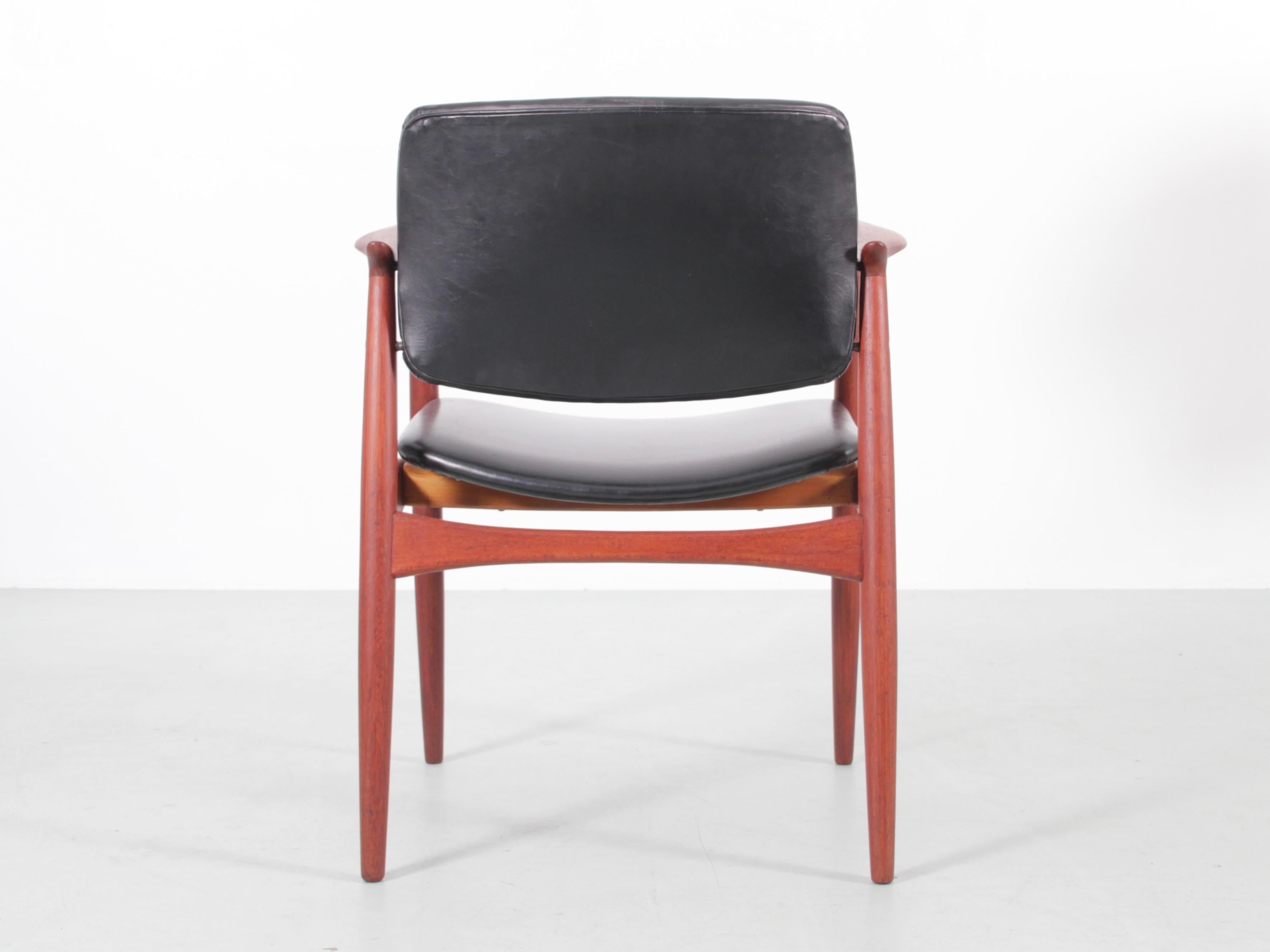 Dänischer Sessel aus der Mitte des Jahrhunderts in Teakholz Model No. 66 von Erik Buck im Angebot 2