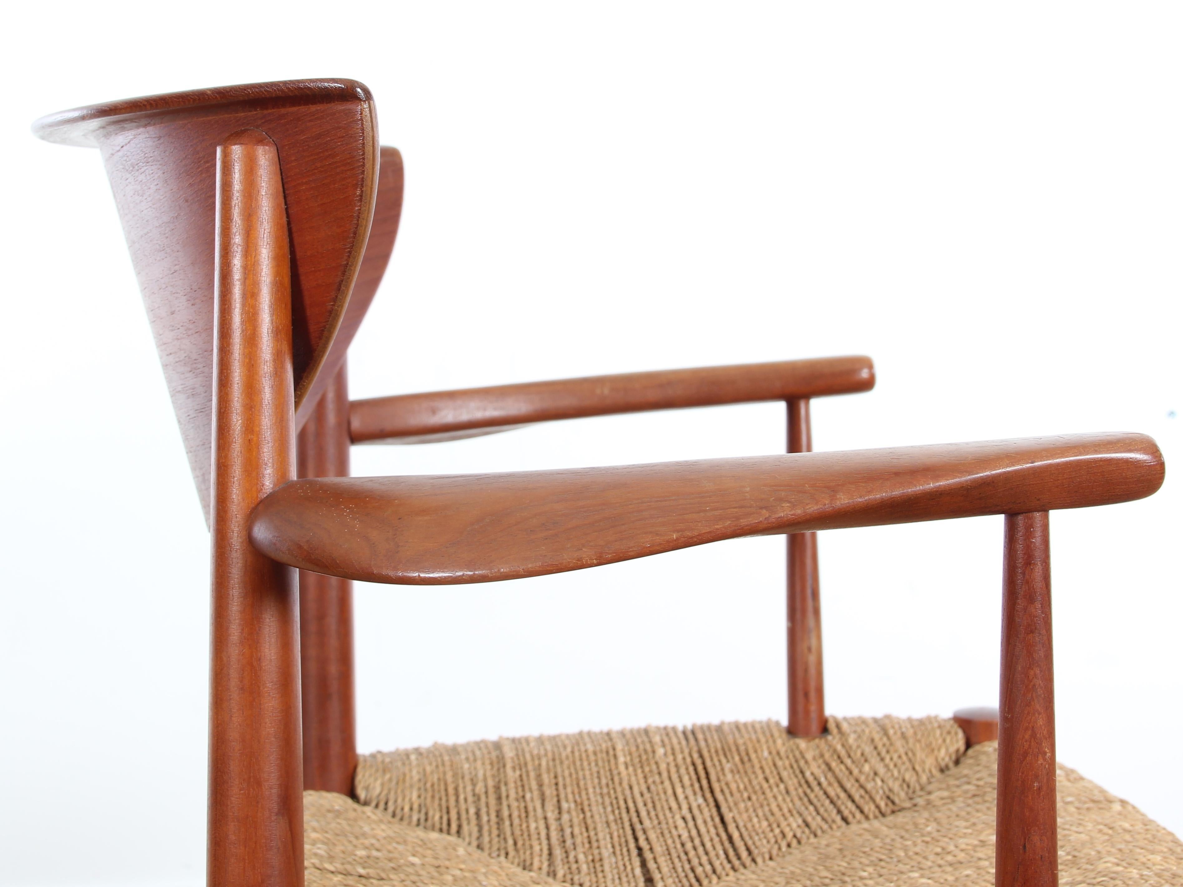 Moderne dänische Sessel aus der Jahrhundertmitte in Teck Modell 317 im Angebot 6