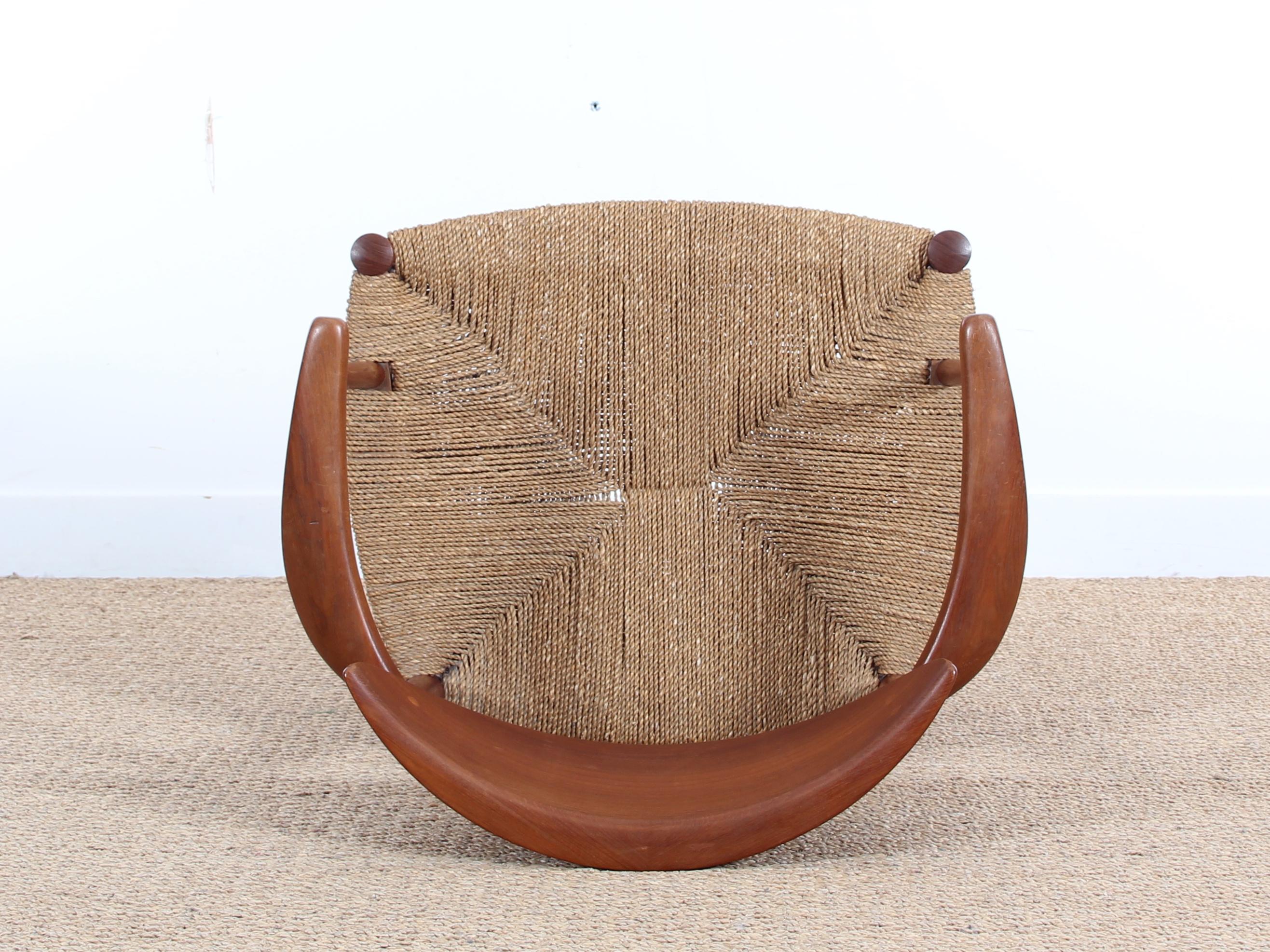 Moderne dänische Sessel aus der Jahrhundertmitte in Teck Modell 317 (Teakholz) im Angebot