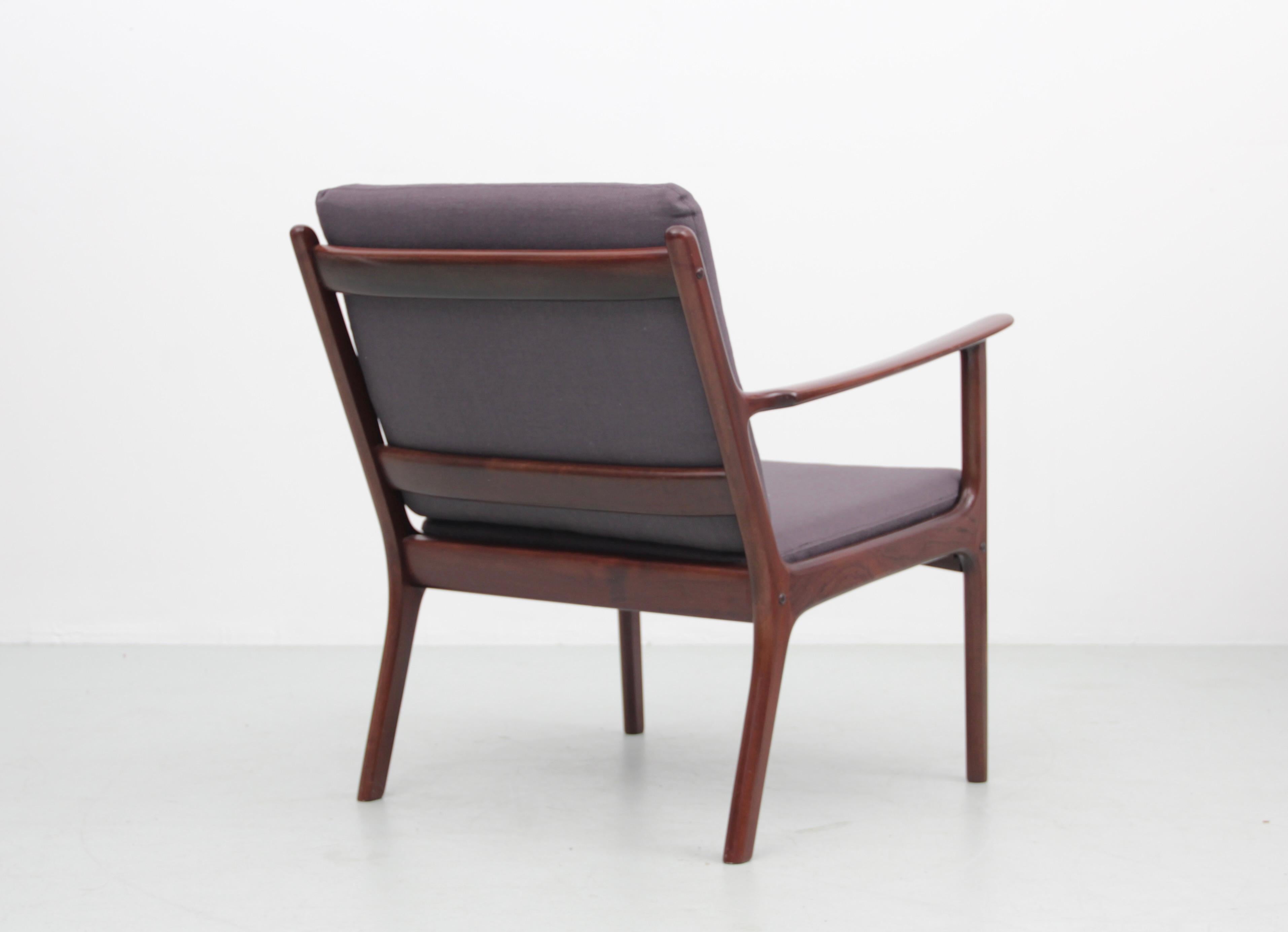 Mid-Century Modern Danish pair of lounge chairs in mahogany model PJ 112  In Good Condition In Courbevoie, FR