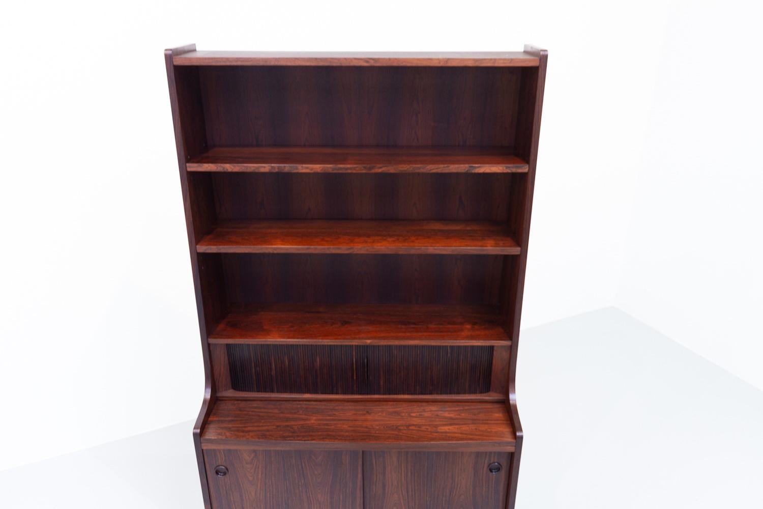 Mid-Century Modern Danish Rosewood Bookcase by Johannes Sorth, 1960s In Good Condition For Sale In Asaa, DK