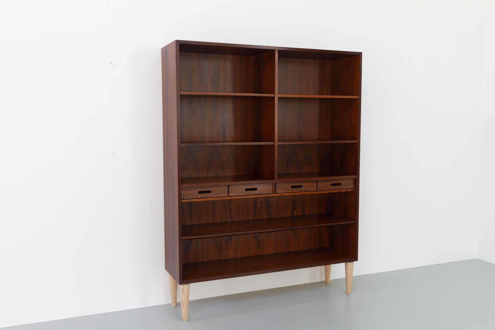 Mid-Century Modern Danish Rosewood Bookcase by Kai Winding, 1960s For Sale 6