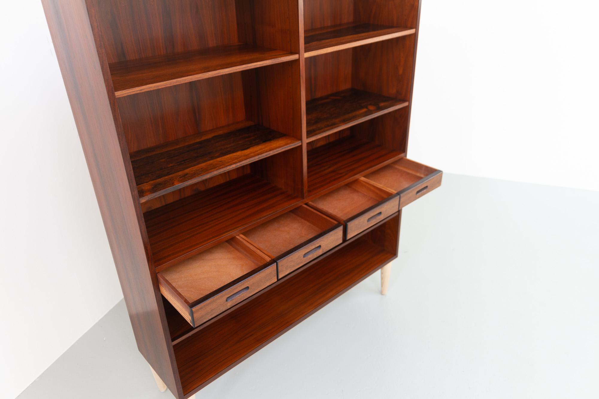Mid-Century Modern Danish Rosewood Bookcase by Kai Winding, 1960s For Sale 1
