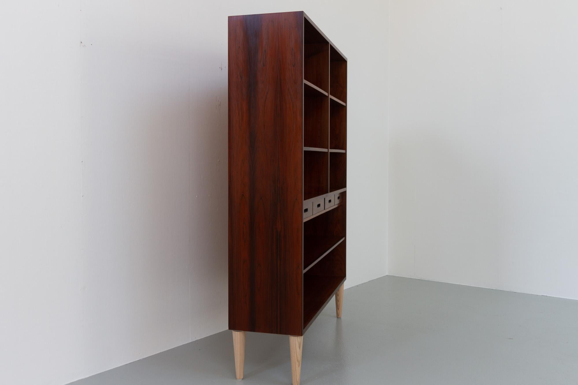 Mid-Century Modern Danish Rosewood Bookcase by Kai Winding, 1960s For Sale 5