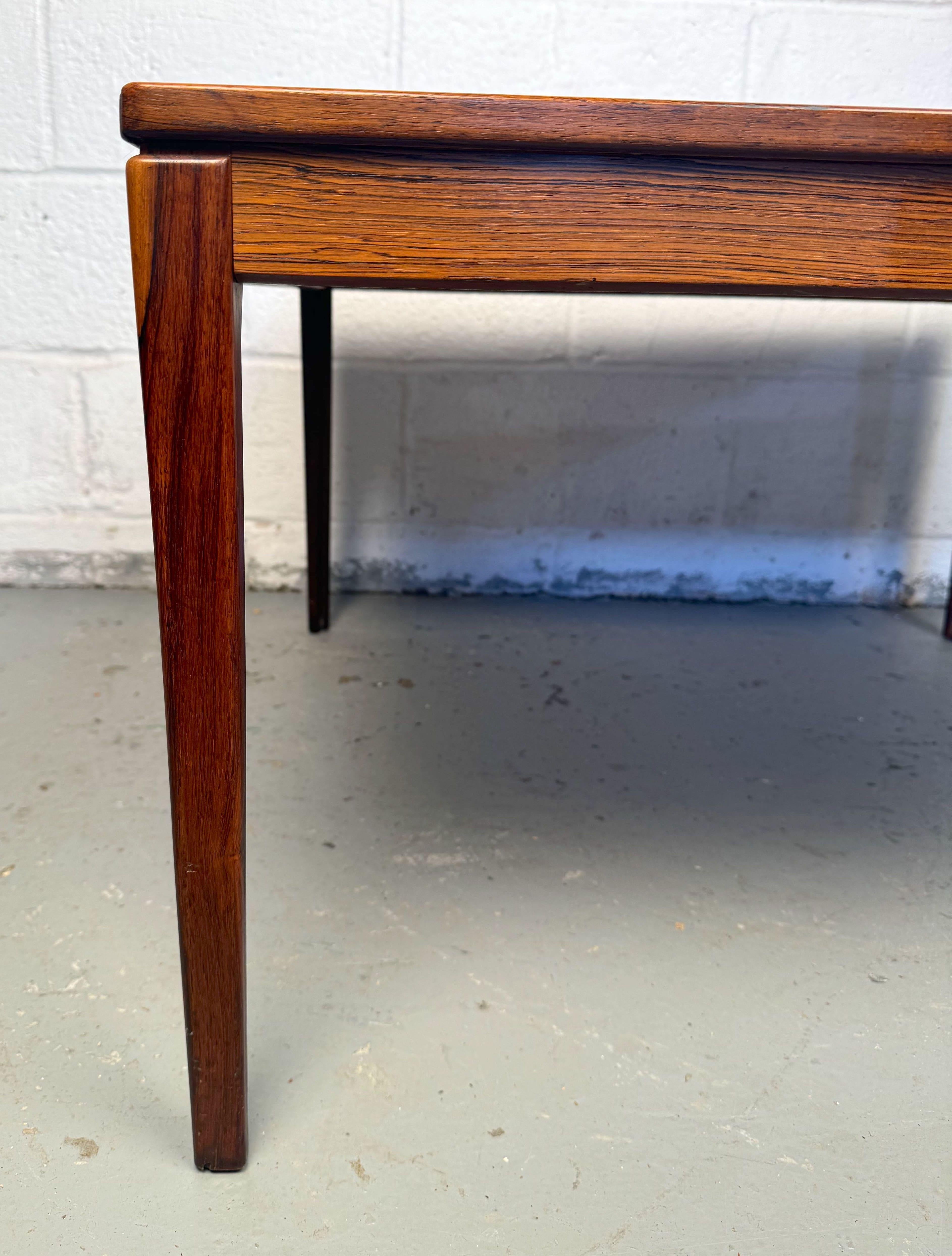 Table basse danoise moderne du milieu du siècle dernier en vente 1