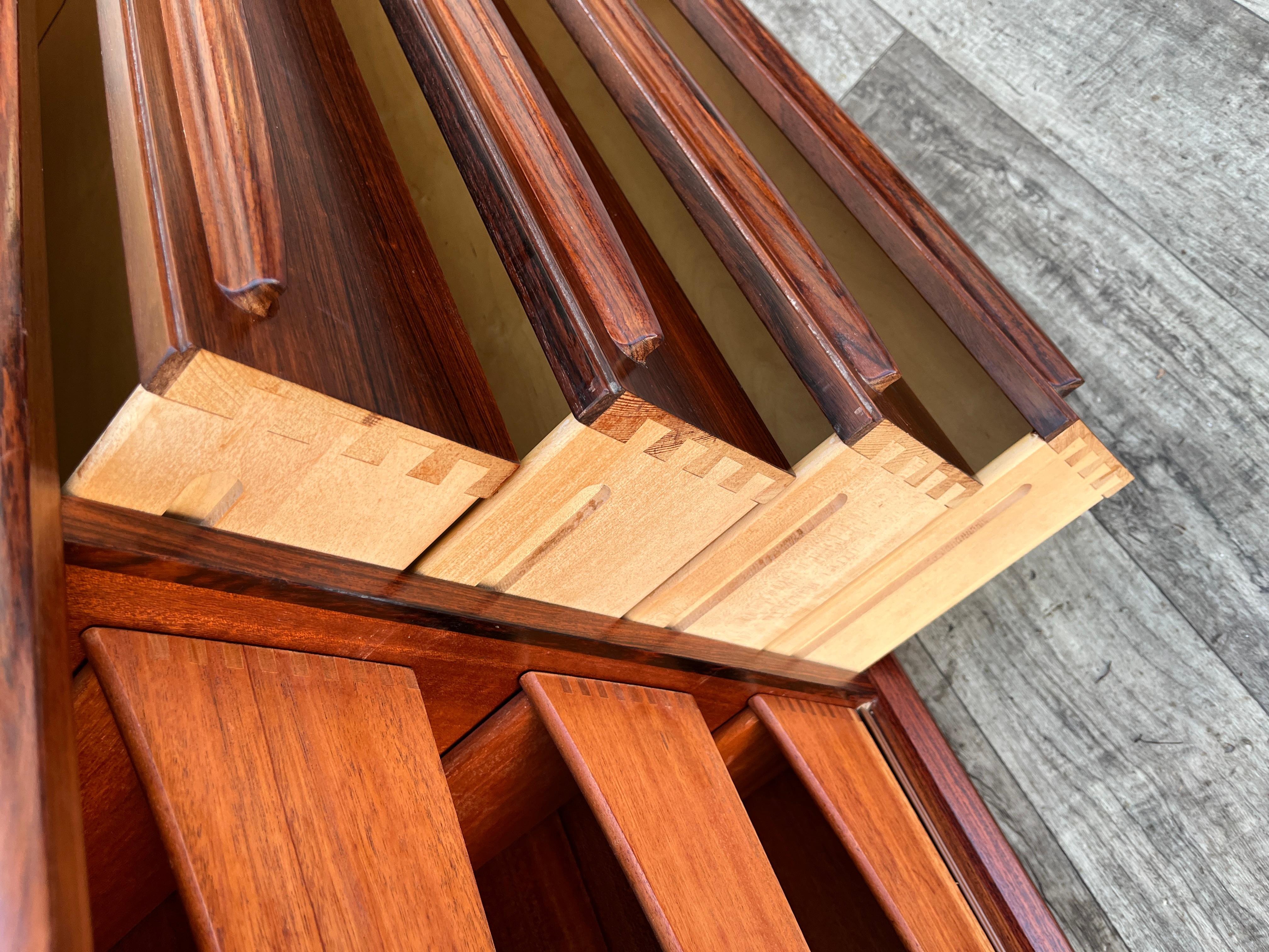 Credenza in palissandro danese della metà del secolo scorso di Bernhard Pedersen & Son. C. 1970s in vendita 7