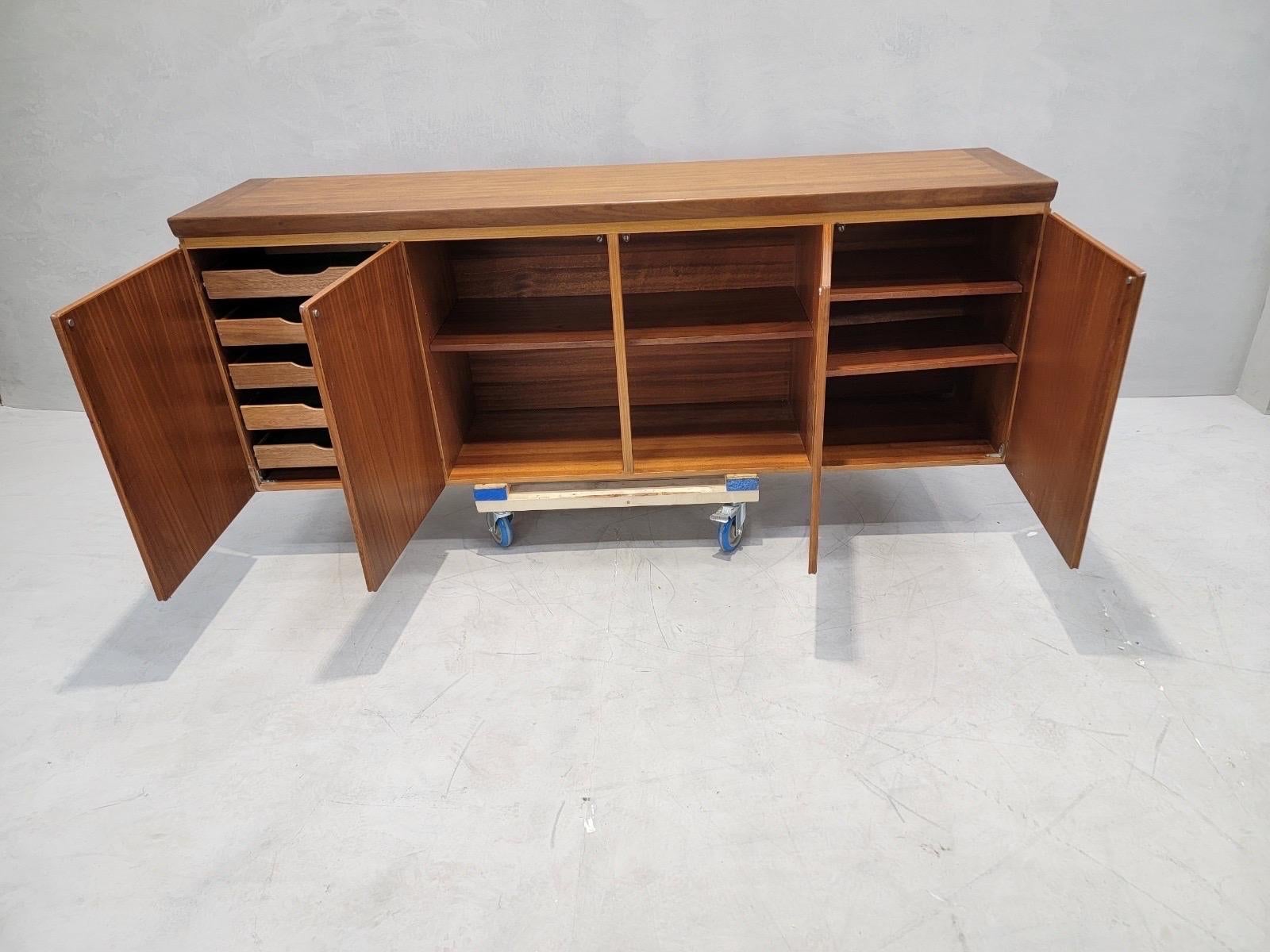 Mid Century Modern Danish Rosewood Credenza by Skovby In Good Condition In Chicago, IL