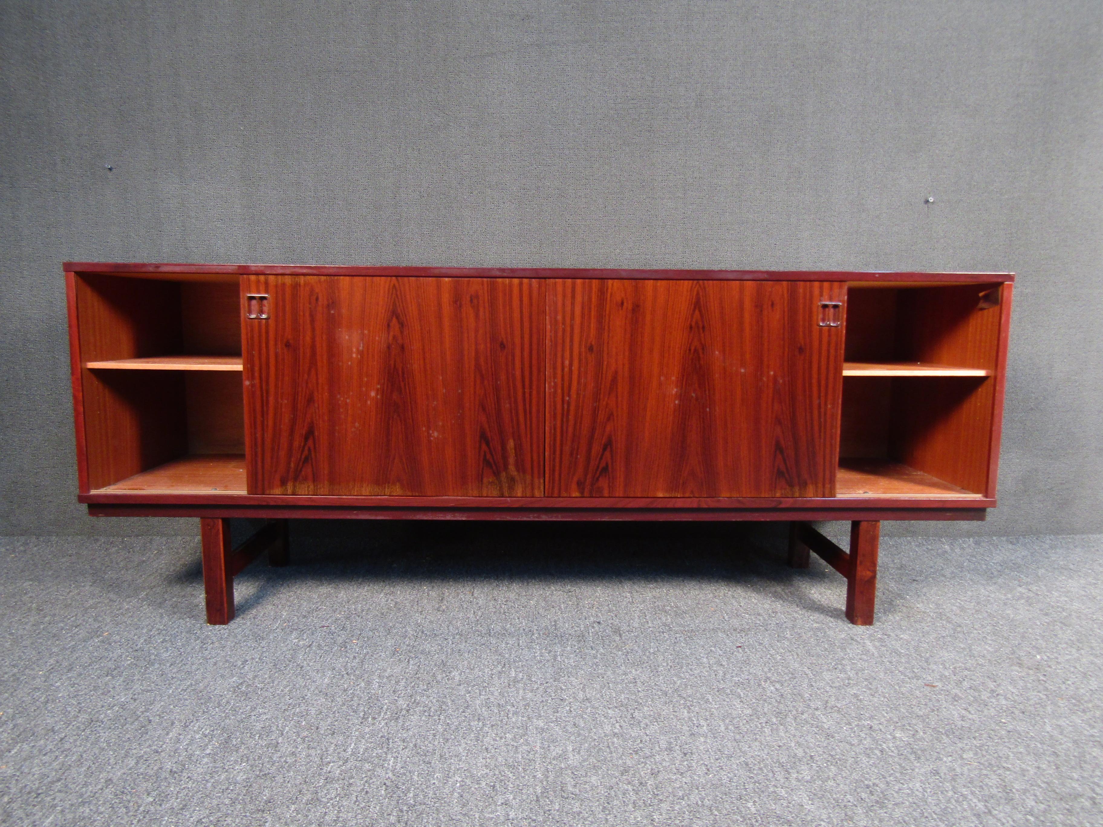 Mid-Century Modern Danish Rosewood Credenza For Sale 1