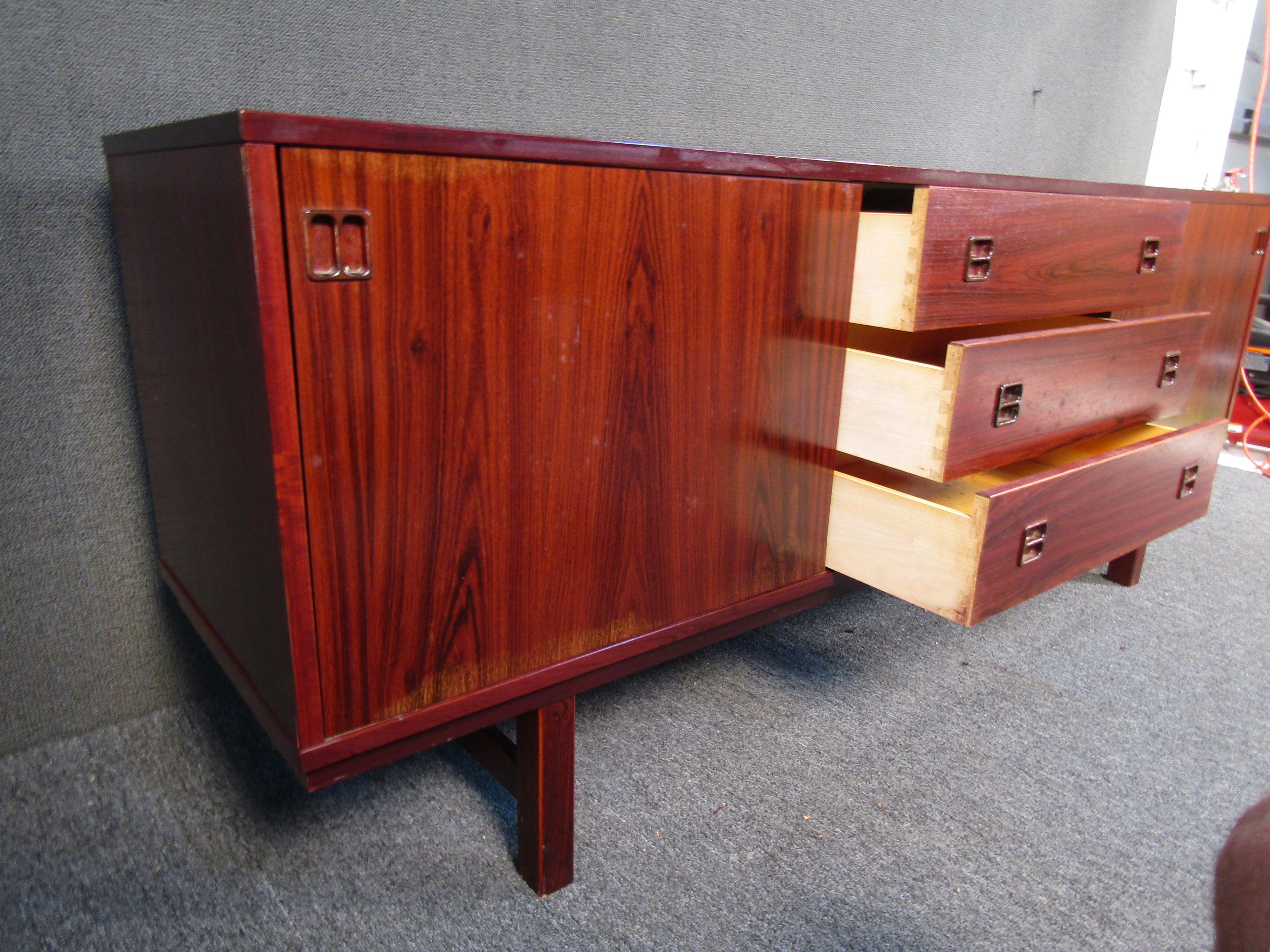 Mid-Century Modern Danish Rosewood Credenza For Sale 2