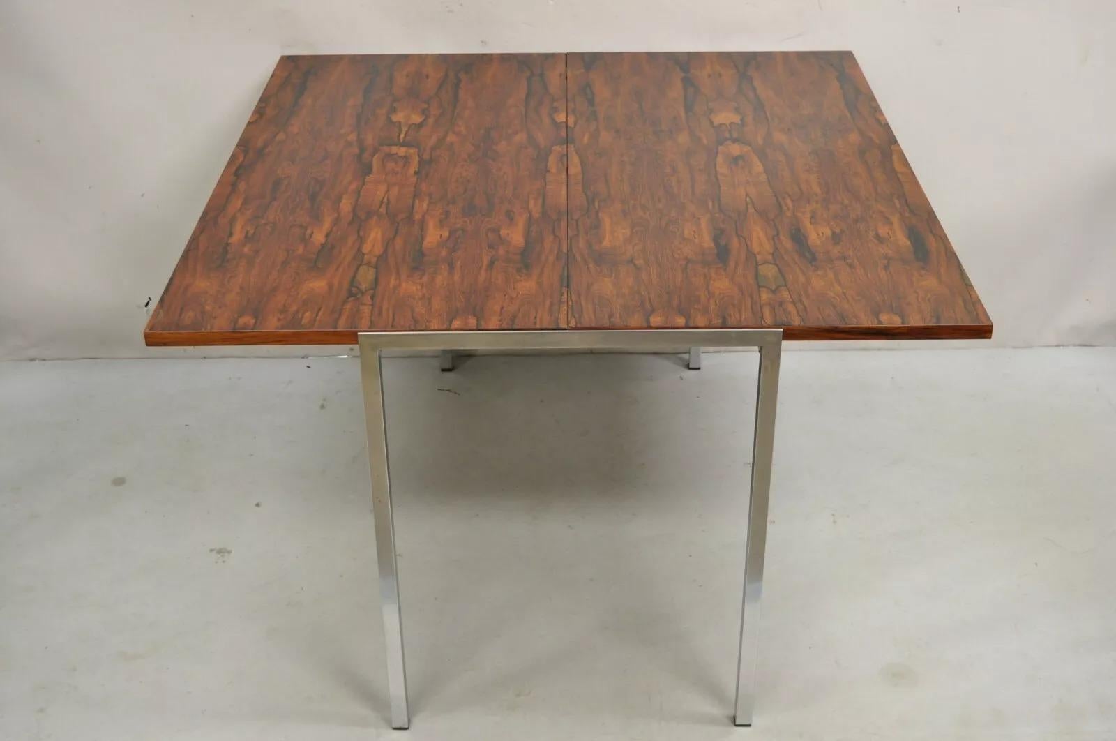Mid Century Modern Danish Rosewood Flip Top Square Game Table Esstisch im Zustand „Gut“ im Angebot in Philadelphia, PA