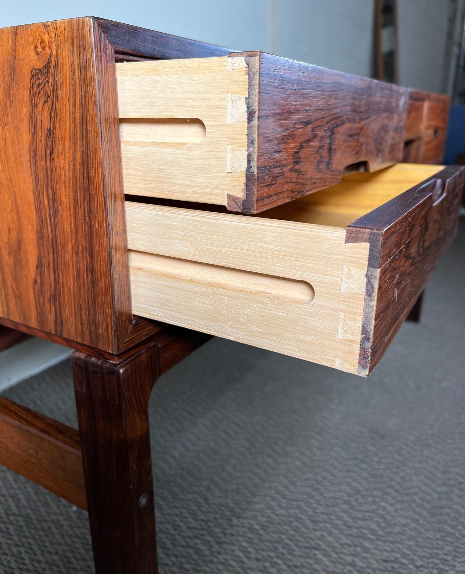 Mid-Century Modern Danish Rosewood Free Standing Desk by Arne Wahl Iversen For Sale 1